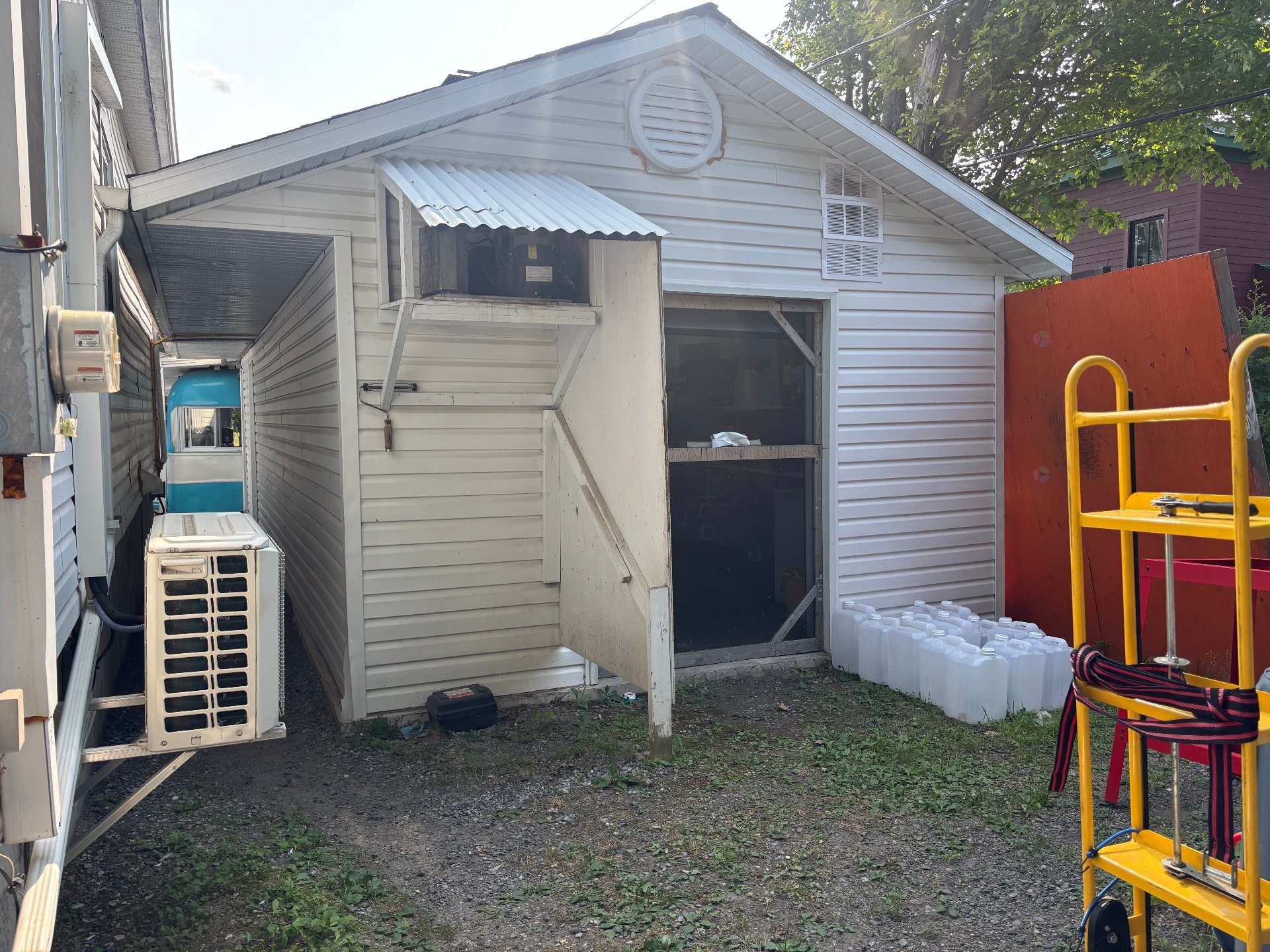 









646

 - 646A


Rue Principale

,
Saint-Roch-de-Richelieu,




QC
J0L2M0

