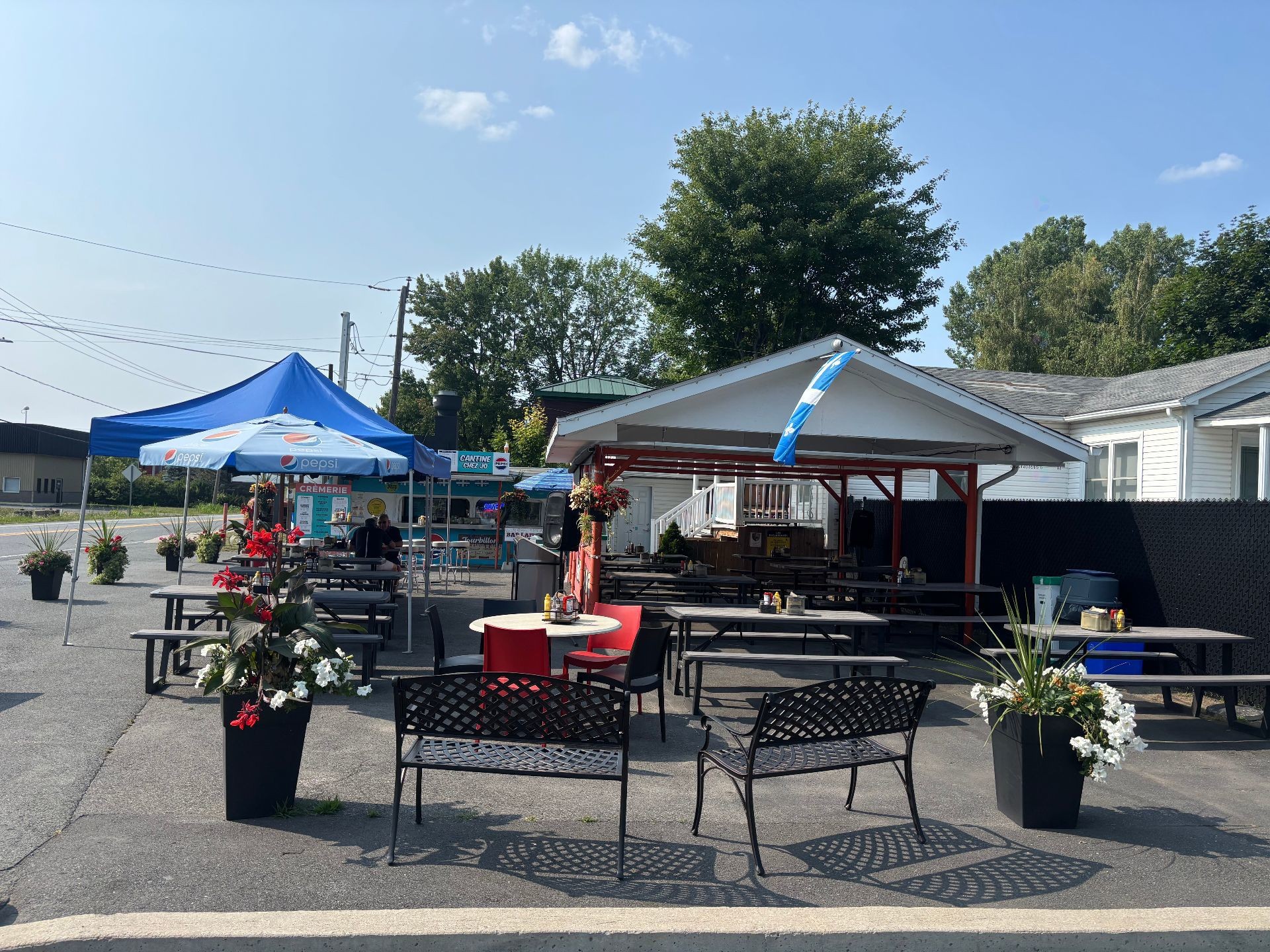 









646

 - 646A


Rue Principale

,
Saint-Roch-de-Richelieu,




QC
J0L2M0

