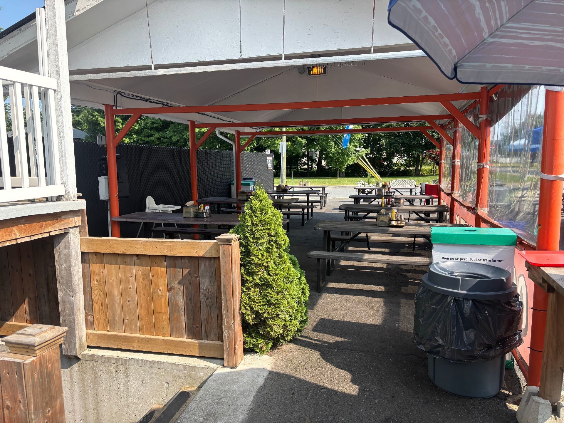 









646

 - 646A


Rue Principale

,
Saint-Roch-de-Richelieu,




QC
J0L2M0

