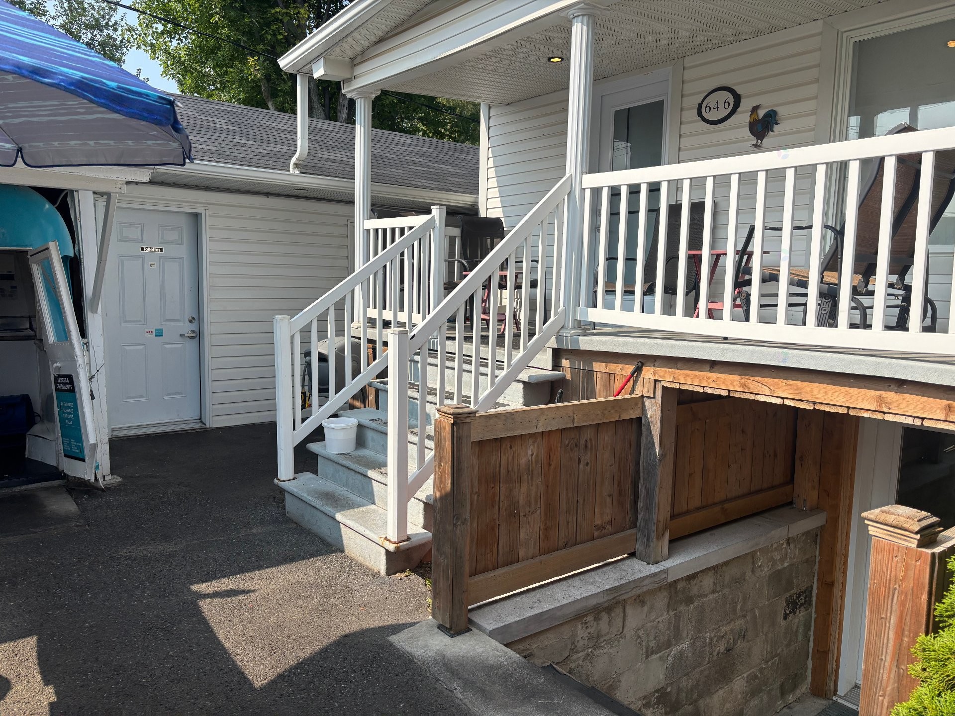 









646

 - 646A


Rue Principale

,
Saint-Roch-de-Richelieu,




QC
J0L2M0

