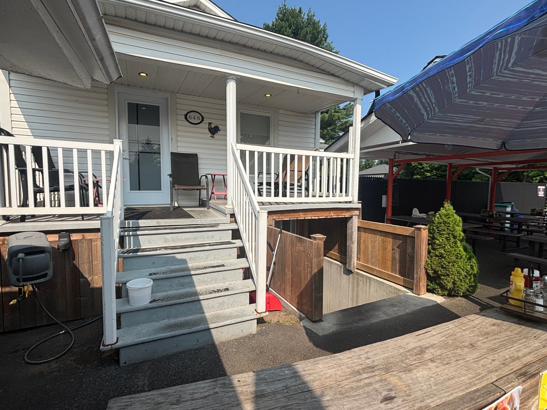 









646

 - 646A


Rue Principale

,
Saint-Roch-de-Richelieu,




QC
J0L2M0

