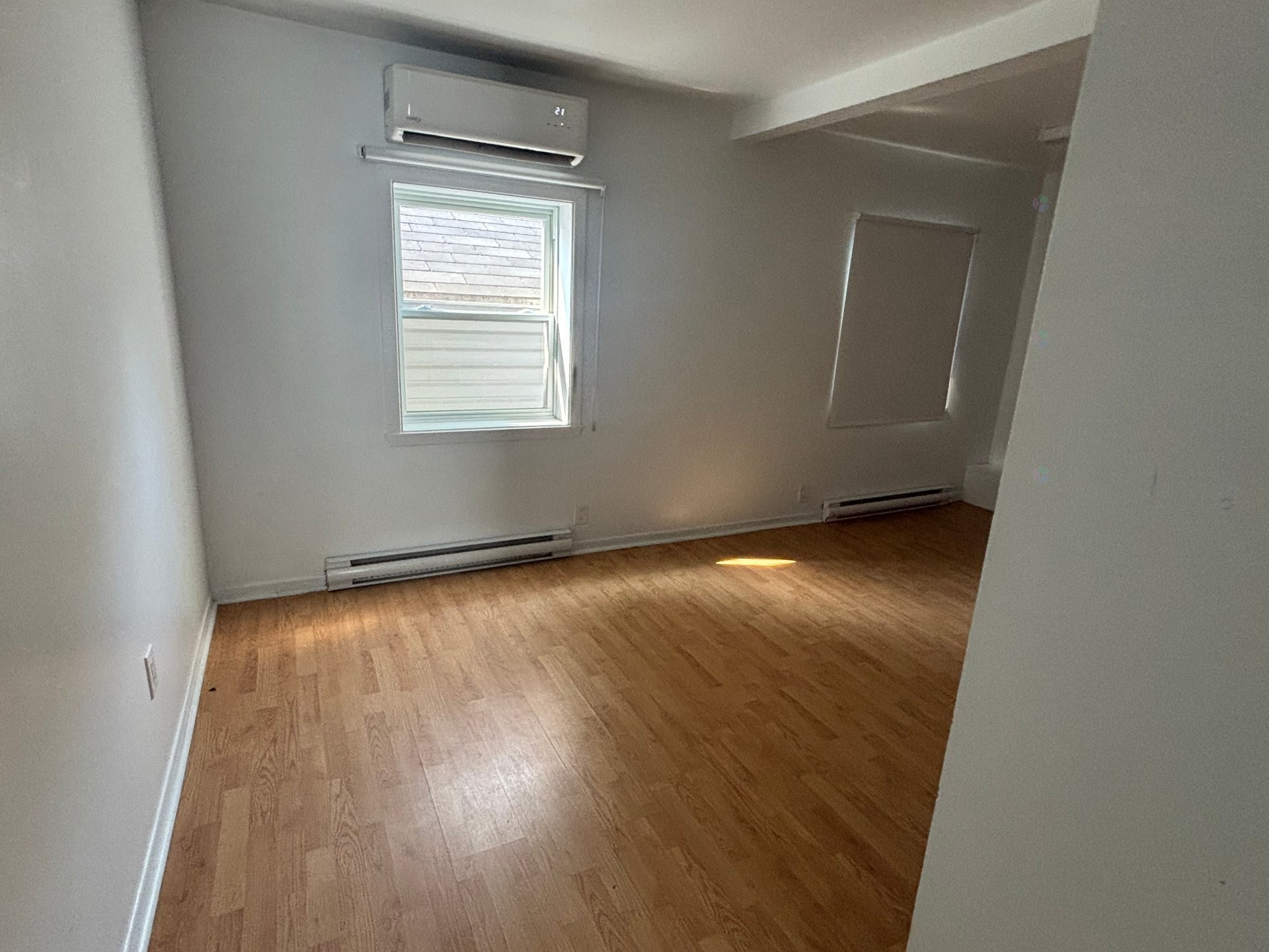 









646

 - 646A


Rue Principale

,
Saint-Roch-de-Richelieu,




QC
J0L2M0

