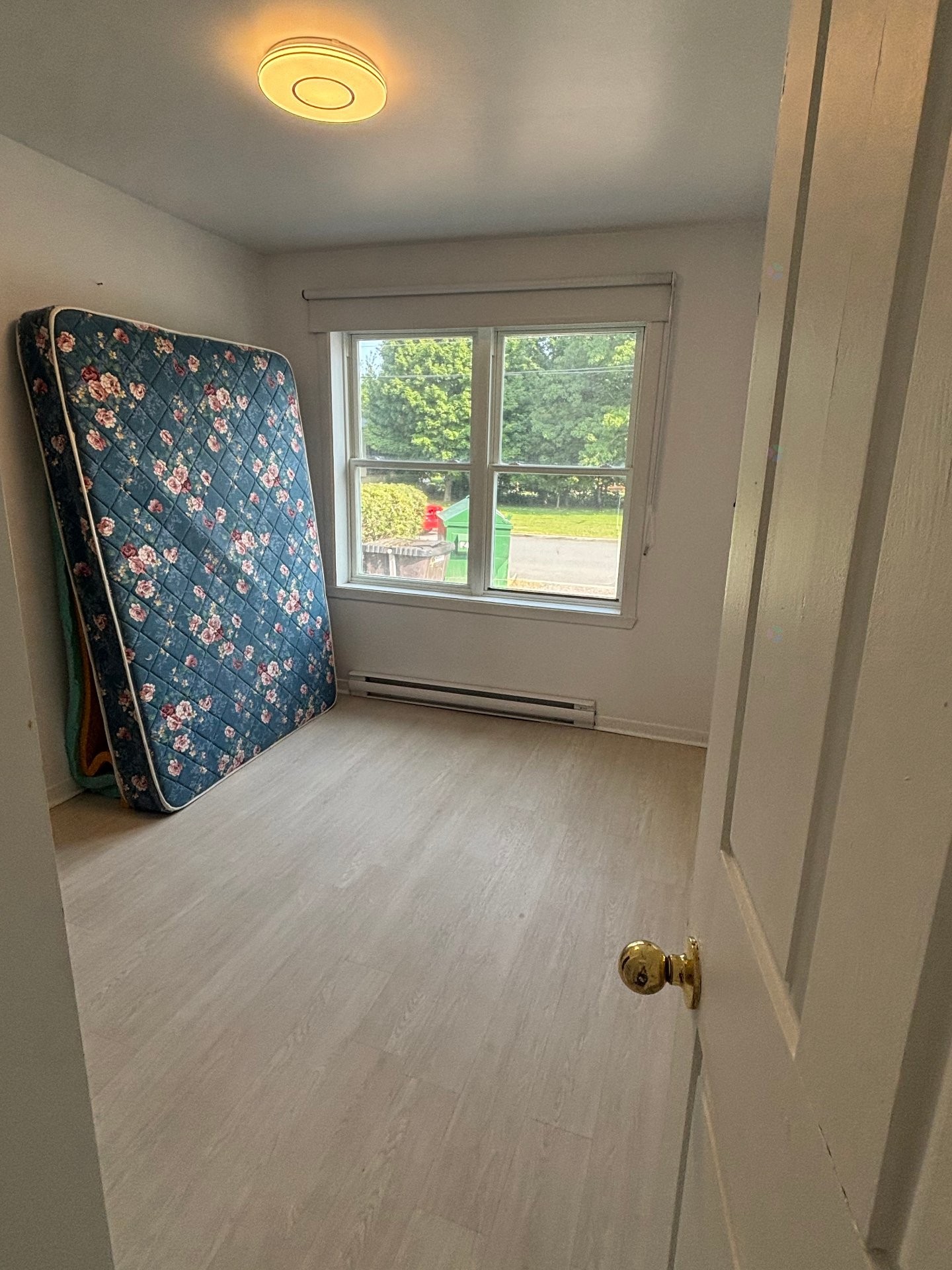 









646

 - 646A


Rue Principale

,
Saint-Roch-de-Richelieu,




QC
J0L2M0

