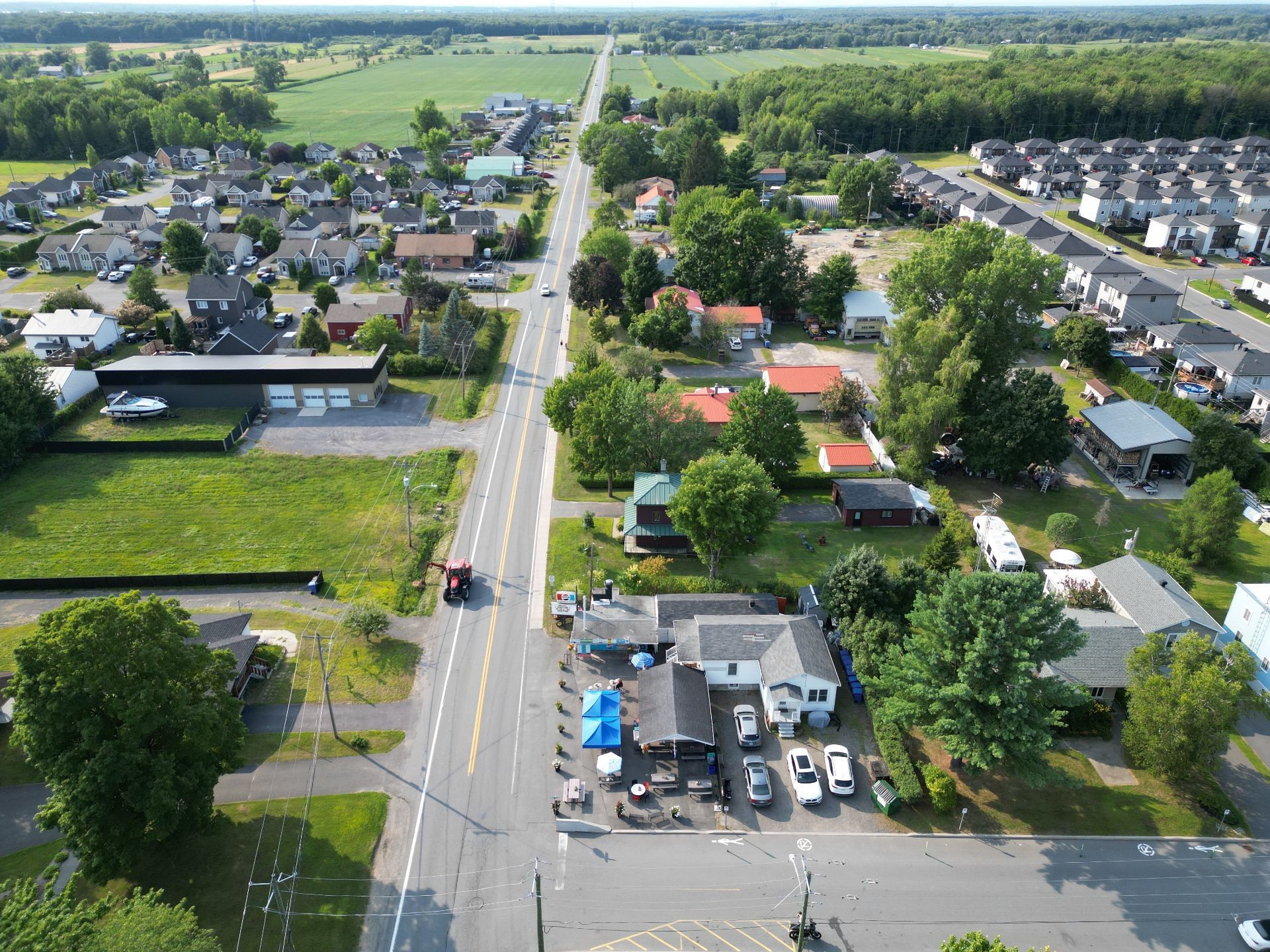 









646

 - 646A


Rue Principale

,
Saint-Roch-de-Richelieu,




QC
J0L2M0

