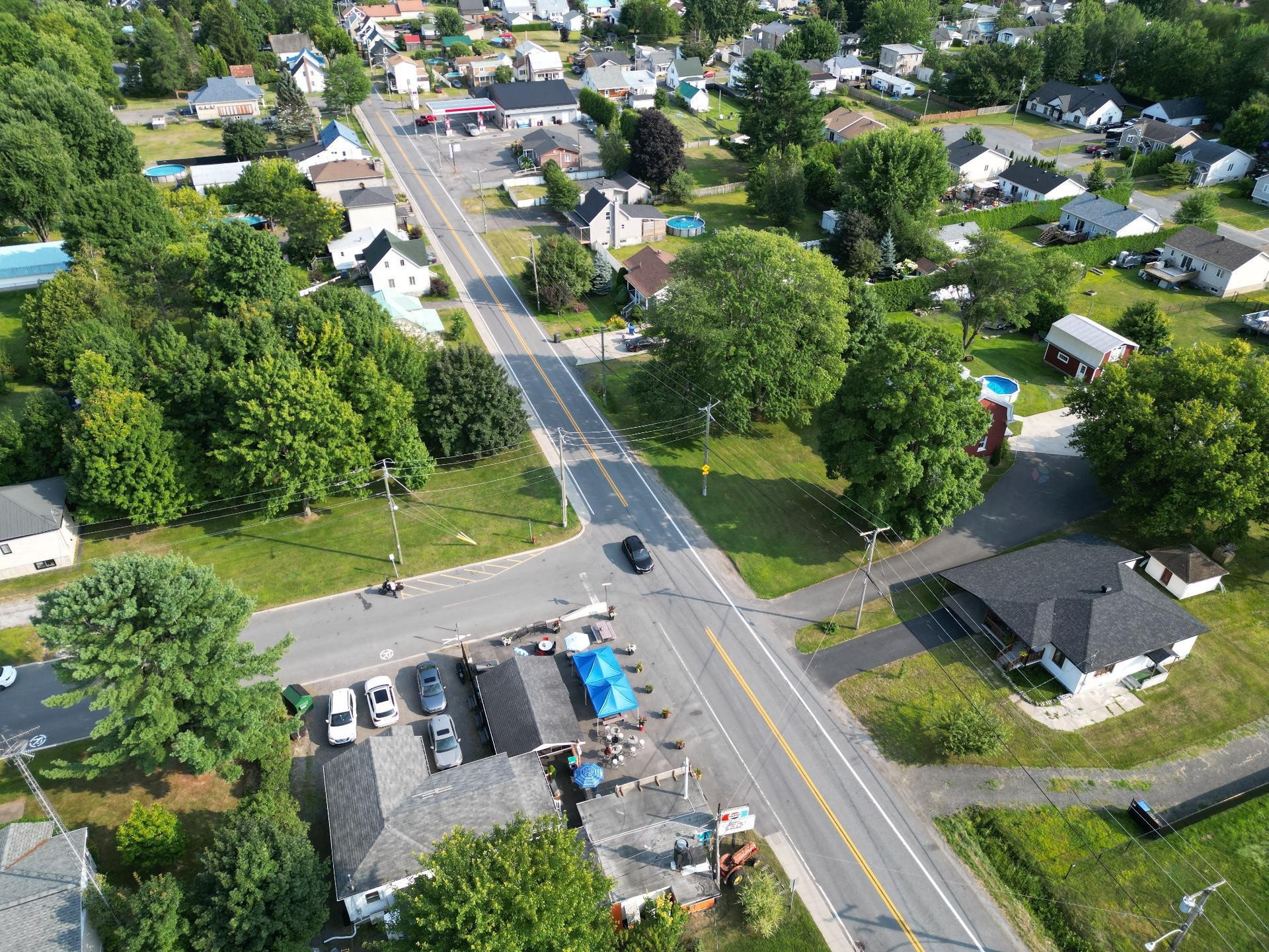 









646

 - 646A


Rue Principale

,
Saint-Roch-de-Richelieu,




QC
J0L2M0

