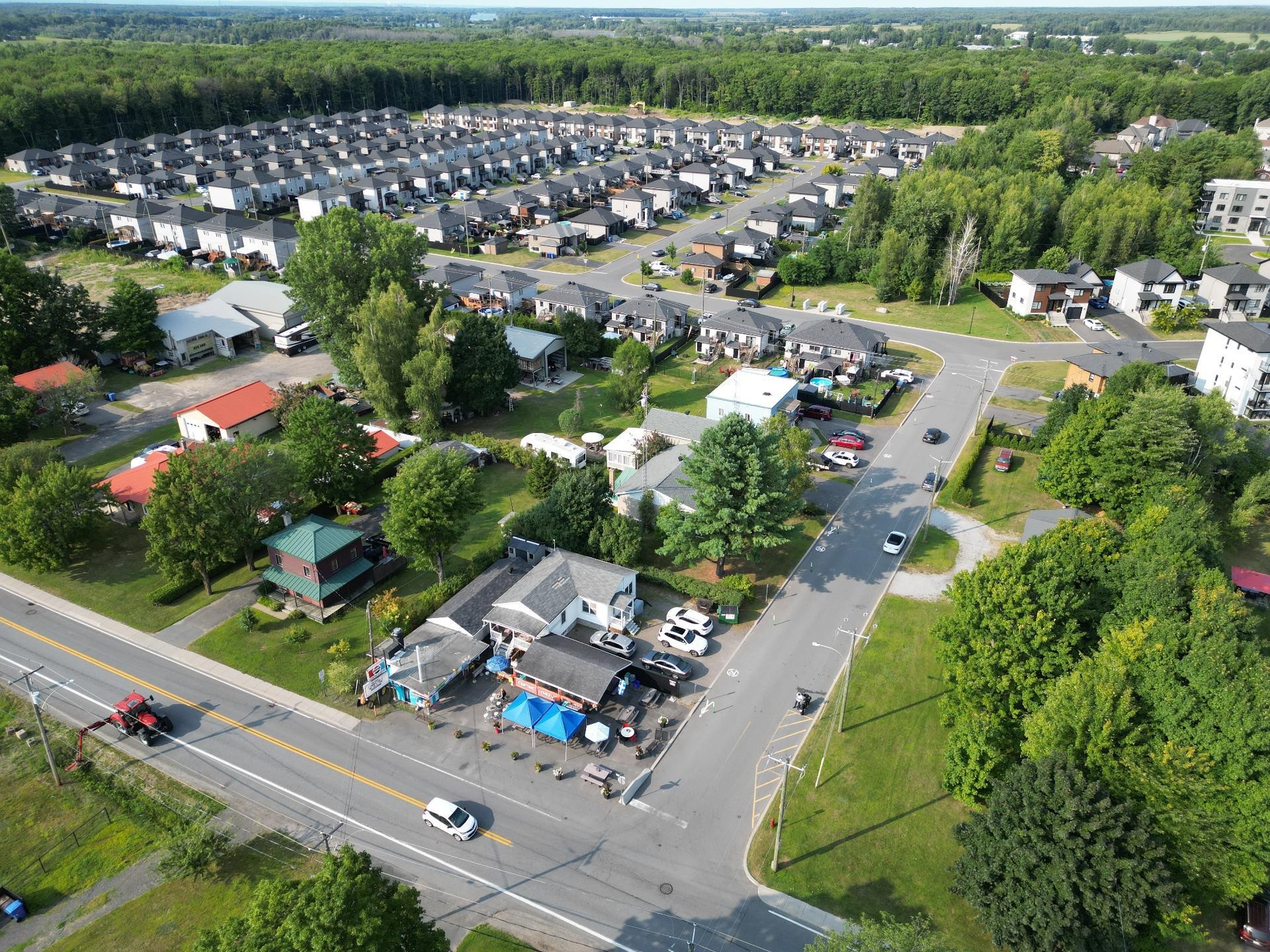 









646

 - 646A


Rue Principale

,
Saint-Roch-de-Richelieu,




QC
J0L2M0

