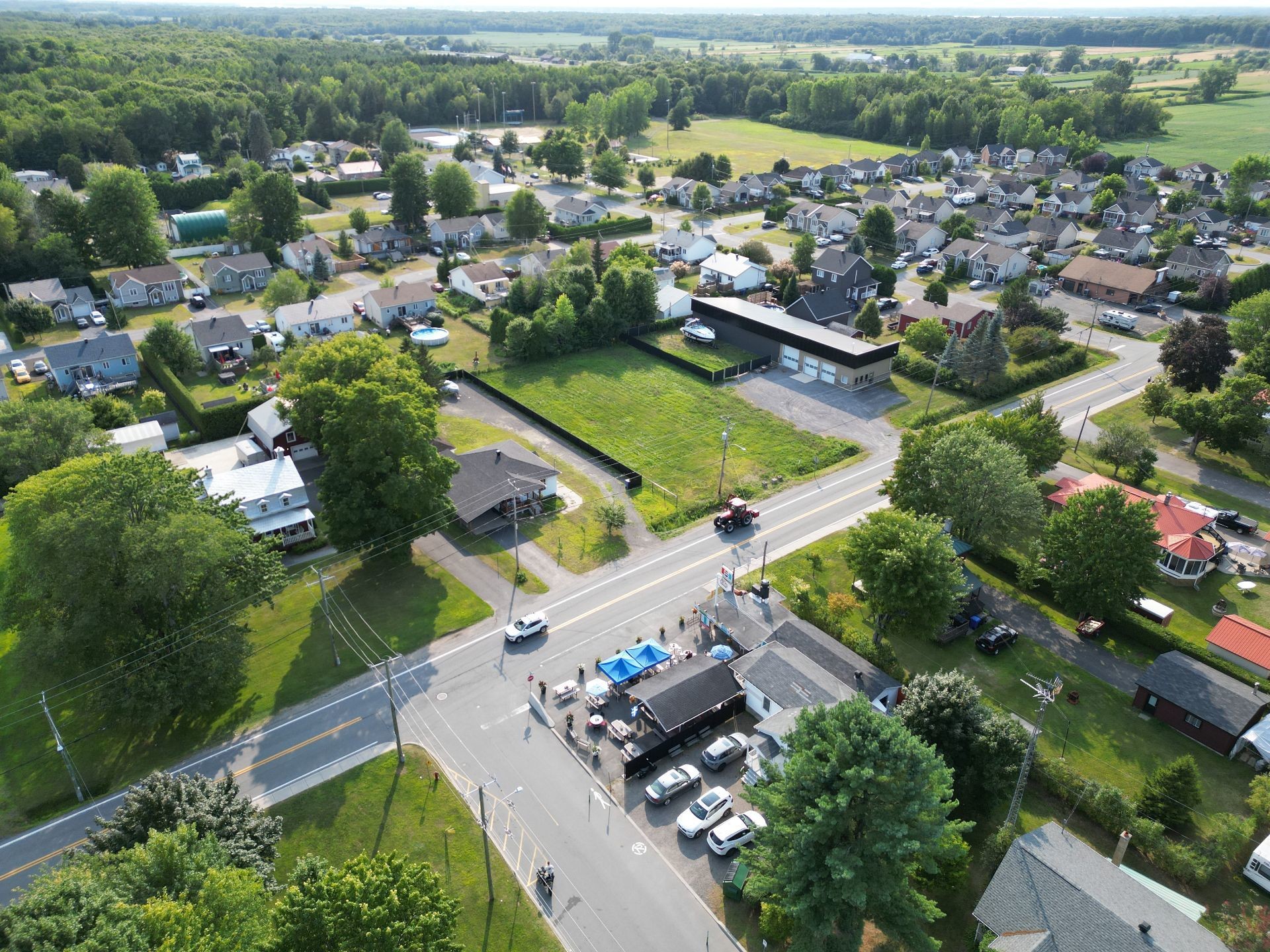 









646

 - 646A


Rue Principale

,
Saint-Roch-de-Richelieu,




QC
J0L2M0

