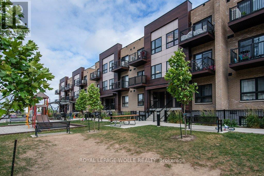












E11 - 20 PALACE STREET

,
Kitchener,




Ontario
N2E0J3

