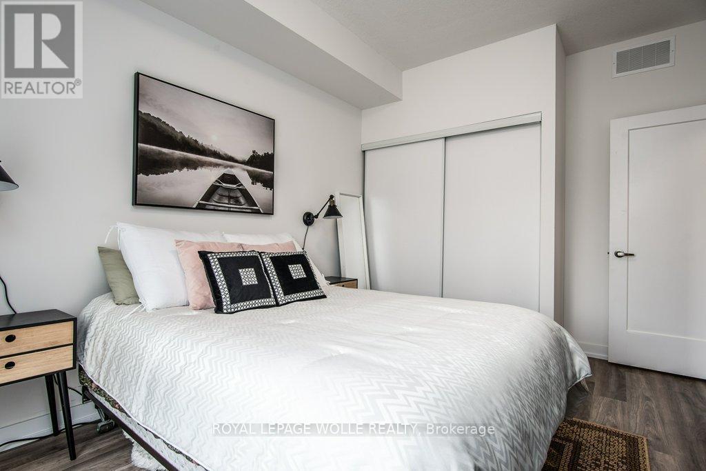 












E11 - 20 PALACE STREET

,
Kitchener,




Ontario
N2E0J3

