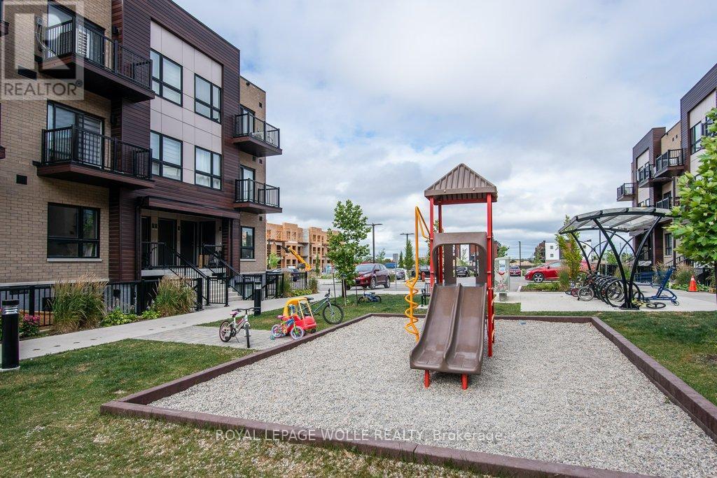 












E11 - 20 PALACE STREET

,
Kitchener,




Ontario
N2E0J3


