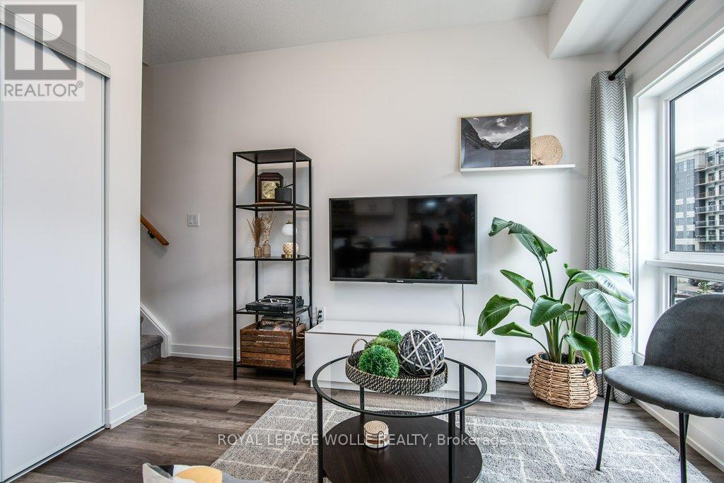 












E11 - 20 PALACE STREET

,
Kitchener,




Ontario
N2E0J3

