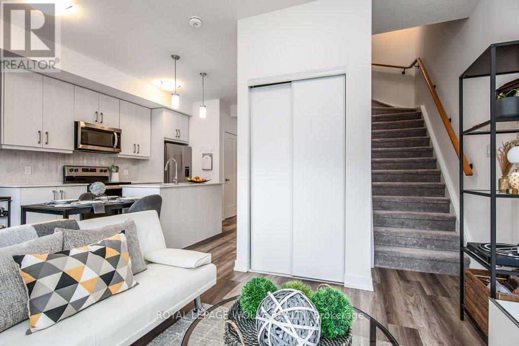 












E11 - 20 PALACE STREET

,
Kitchener,




Ontario
N2E0J3

