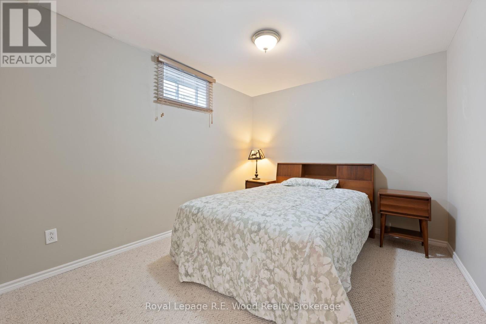 












39 SOUTH DRIVE

,
Norfolk (Simcoe),




Ontario
N3Y0A6

