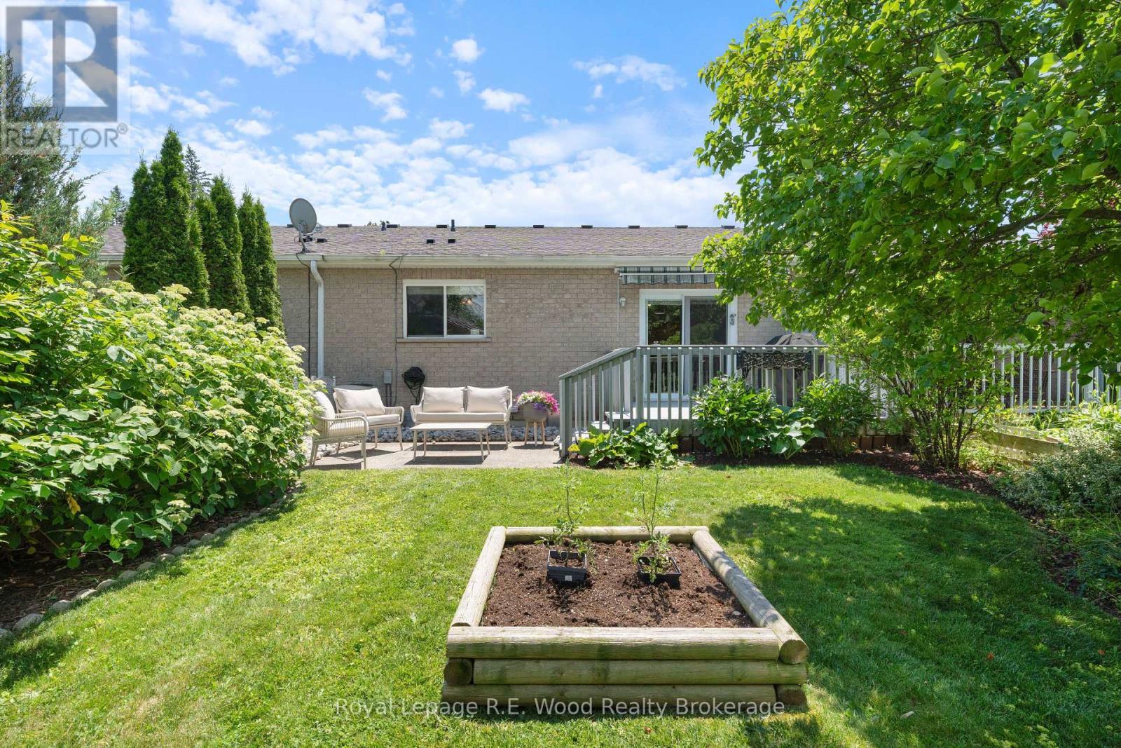












39 SOUTH DRIVE

,
Norfolk (Simcoe),




Ontario
N3Y0A6

