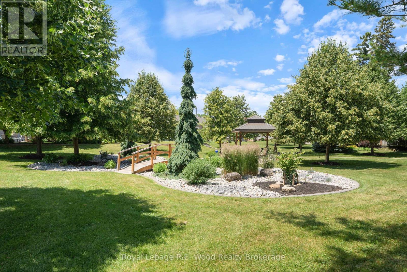 












39 SOUTH DRIVE

,
Norfolk (Simcoe),




Ontario
N3Y0A6


