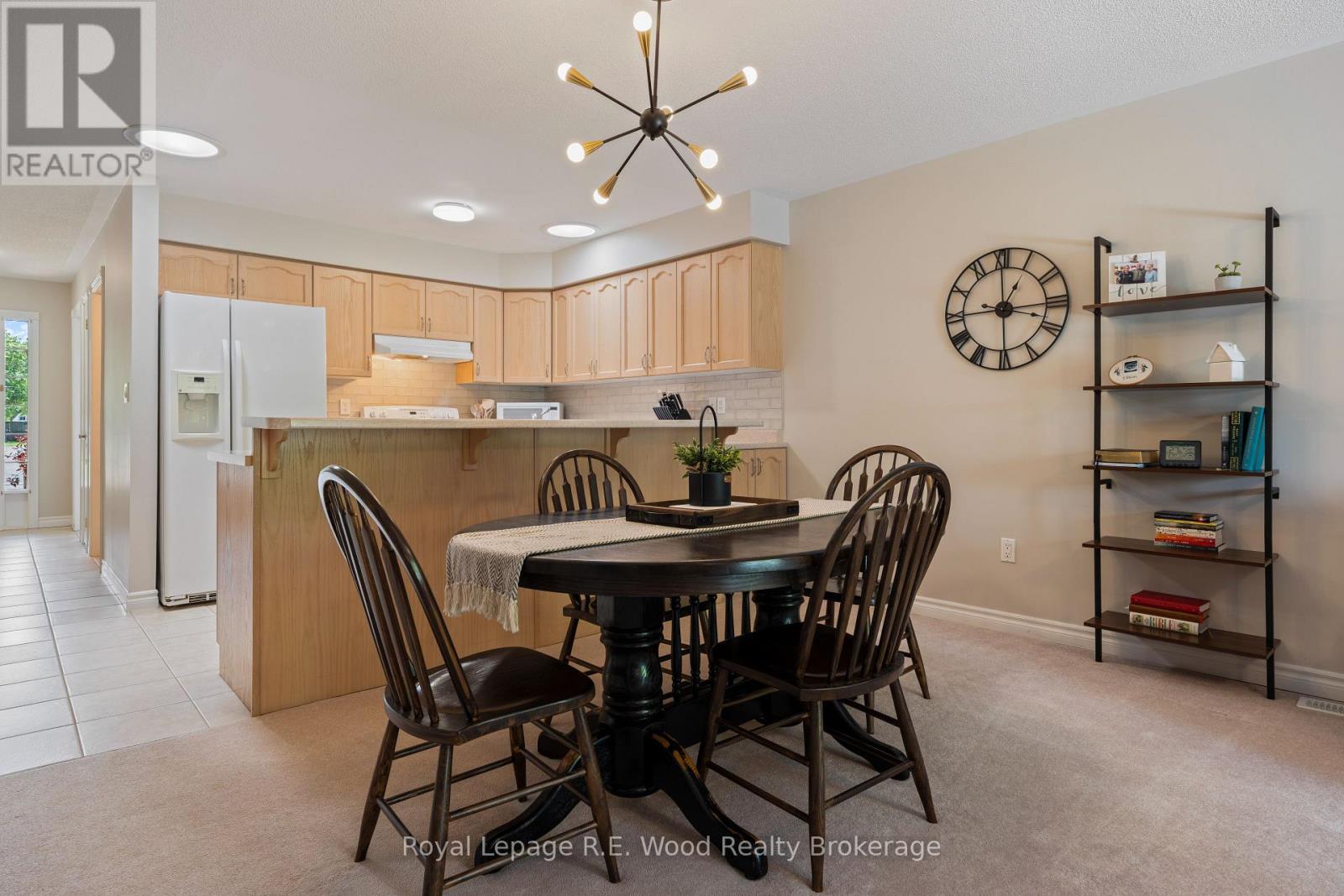












39 SOUTH DRIVE

,
Norfolk (Simcoe),




Ontario
N3Y0A6

