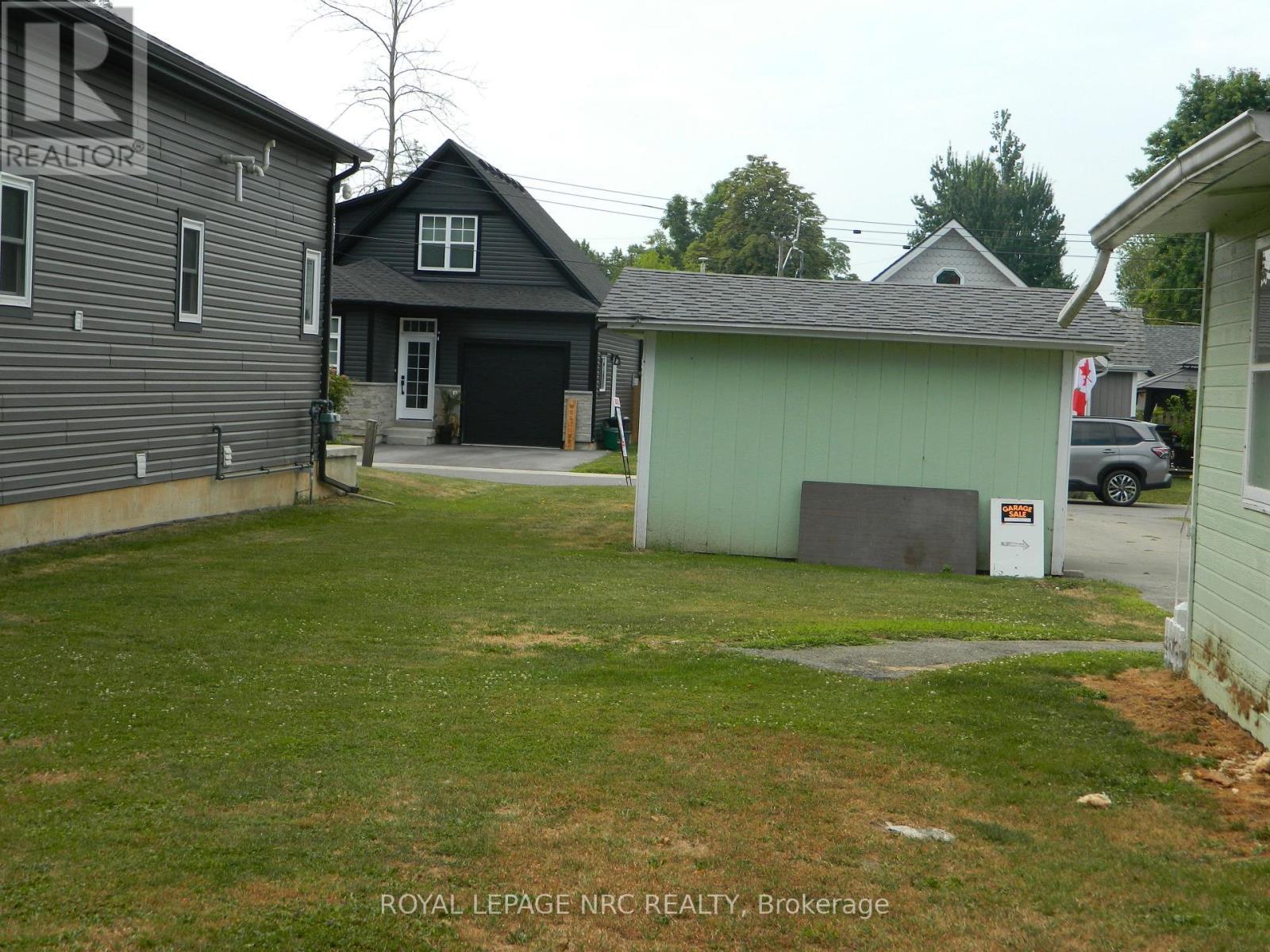 












16 CAMBRIDGE ROAD

,
Fort Erie (Crystal Beach),







Ontario
L0S1B0

