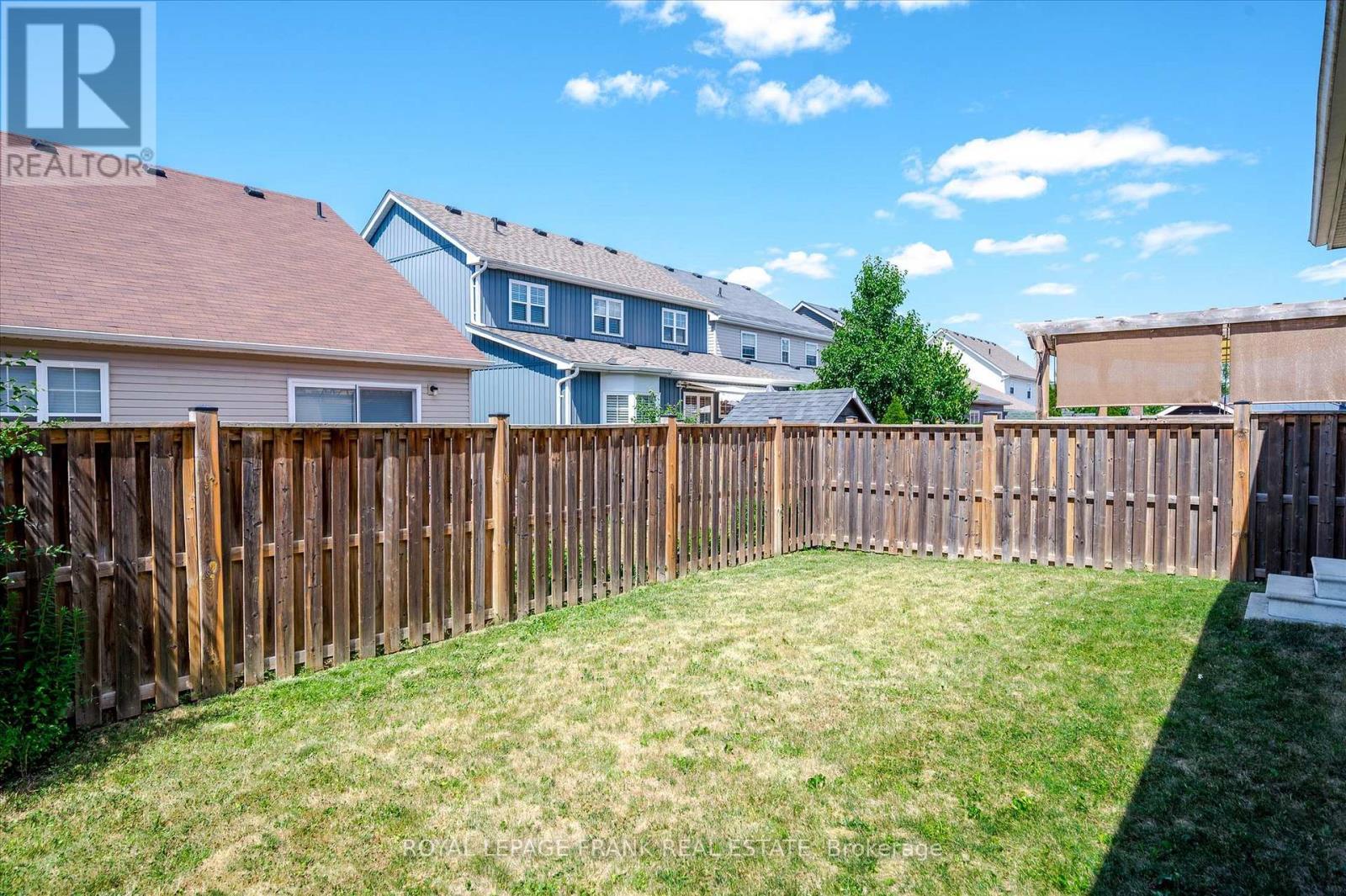 












562 GRANGE WAY

,
Peterborough North (North),




Ontario
K9H0G5

