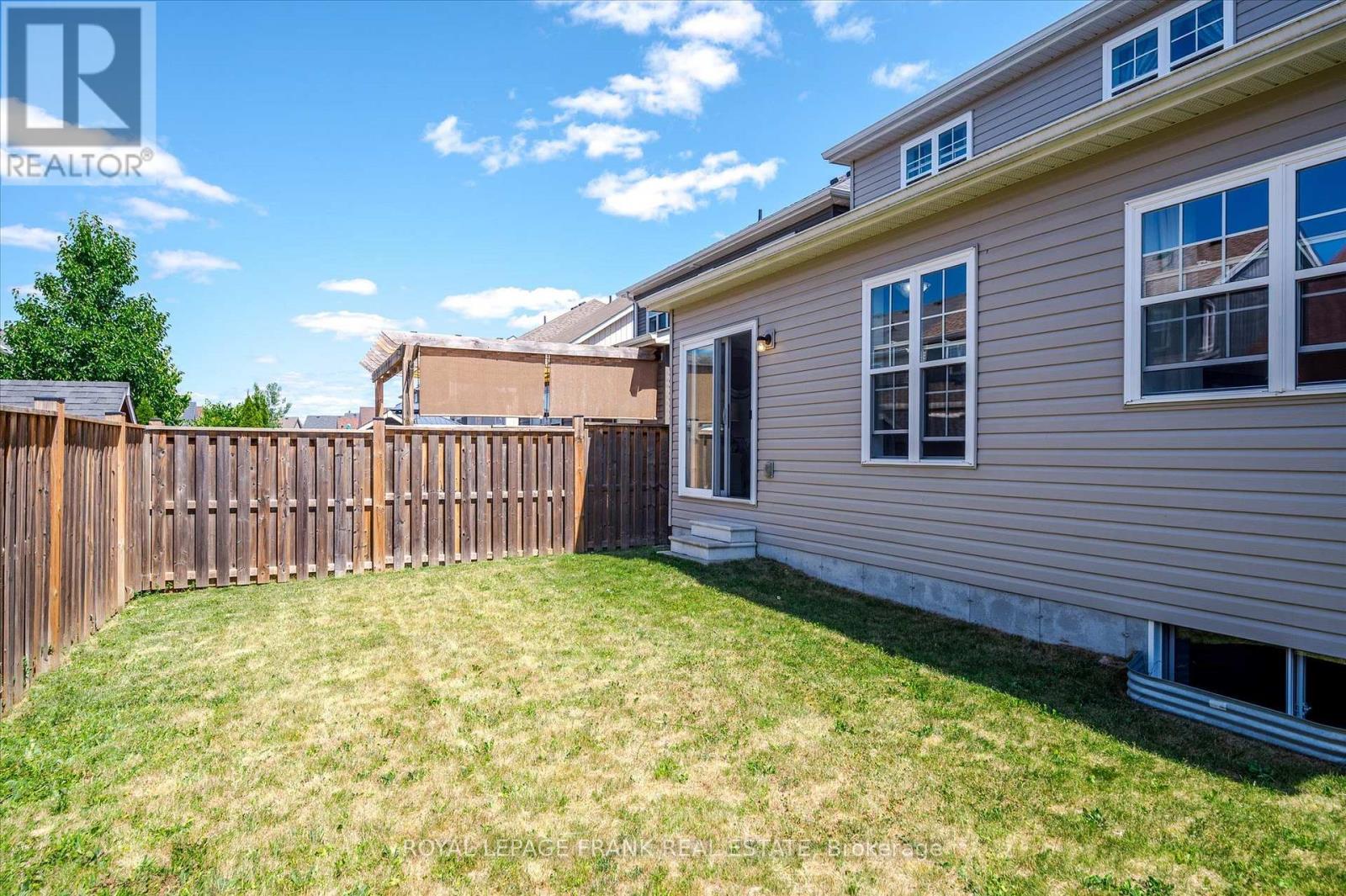












562 GRANGE WAY

,
Peterborough North (North),




Ontario
K9H0G5

