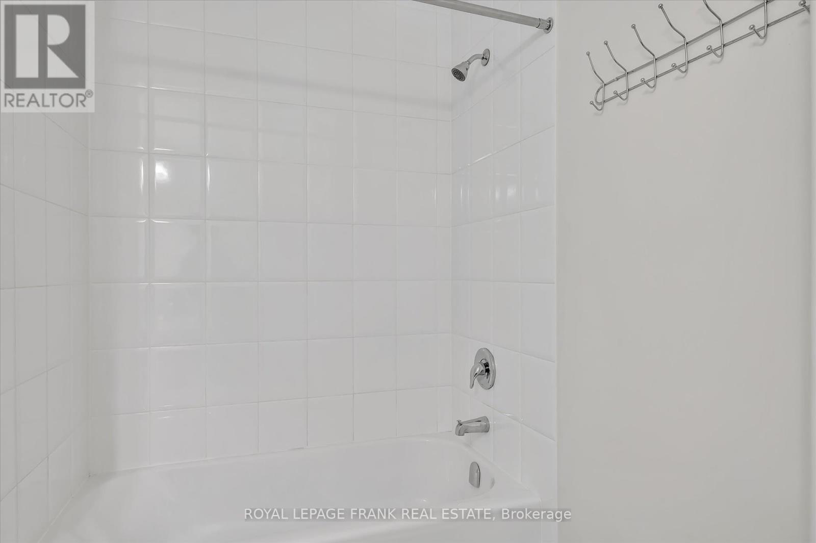 












562 GRANGE WAY

,
Peterborough North (North),




Ontario
K9H0G5

