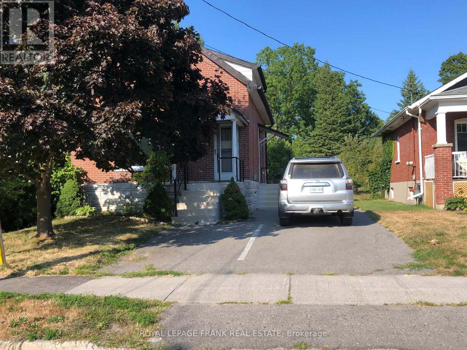 












714 CHEMONG ROAD

,
Peterborough North (South),




Ontario
K9H5Y9

