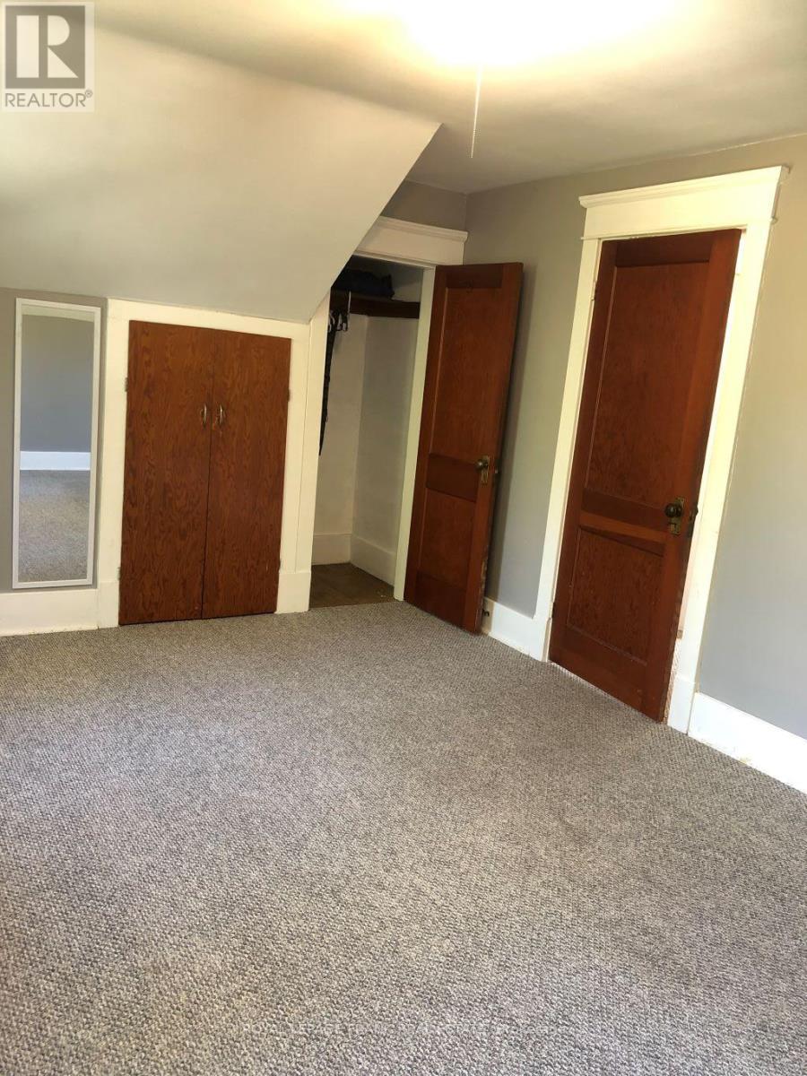 












714 CHEMONG ROAD

,
Peterborough North (South),




Ontario
K9H5Y9


