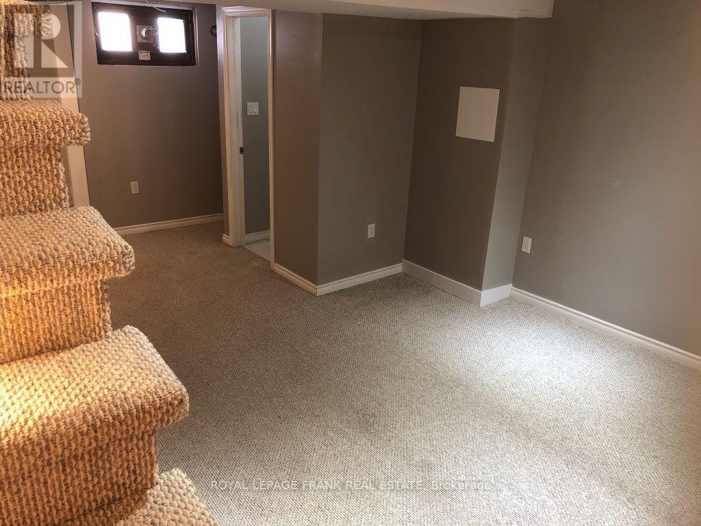 












714 CHEMONG ROAD

,
Peterborough North (South),




Ontario
K9H5Y9

