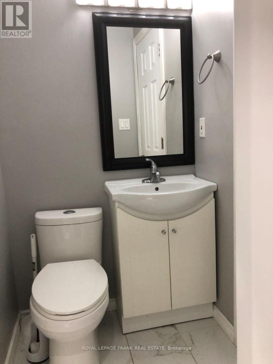 












714 CHEMONG ROAD

,
Peterborough North (South),




Ontario
K9H5Y9

