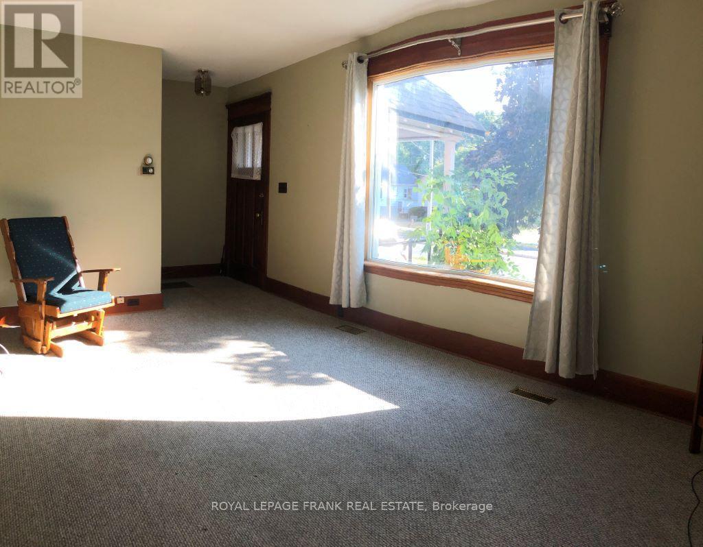 












714 CHEMONG ROAD

,
Peterborough North (South),




Ontario
K9H5Y9

