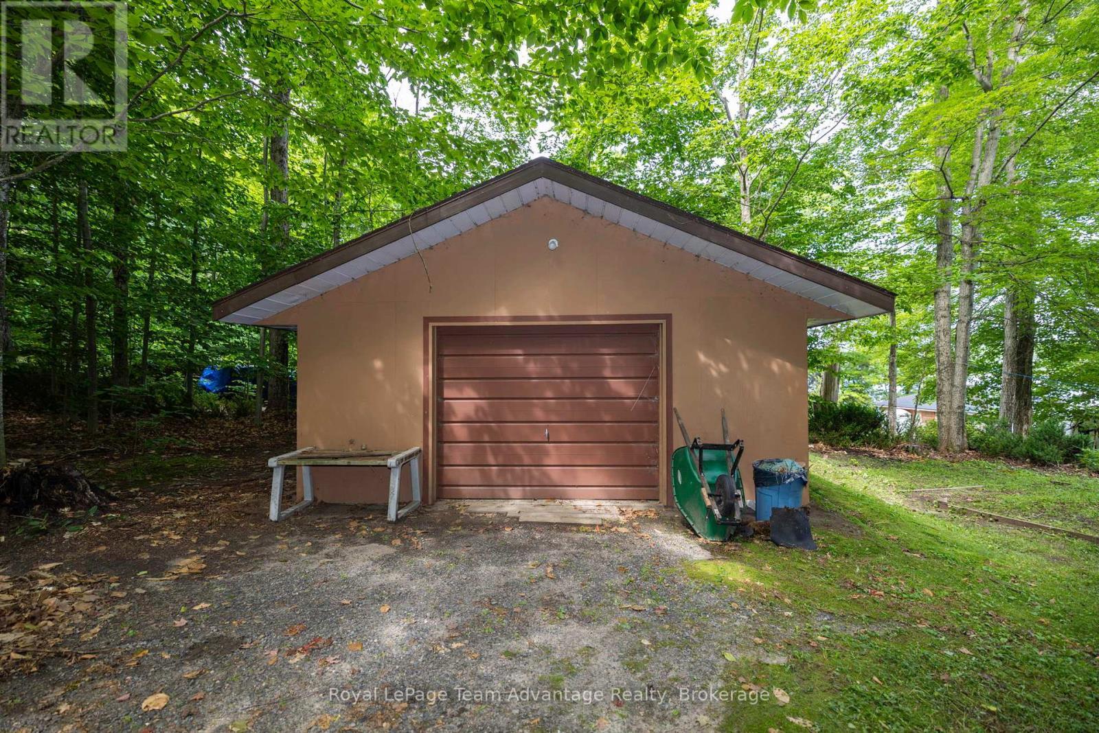 












646 (125) OAK POINT ROAD

,
Parry Sound,




Ontario
P2A2X4

