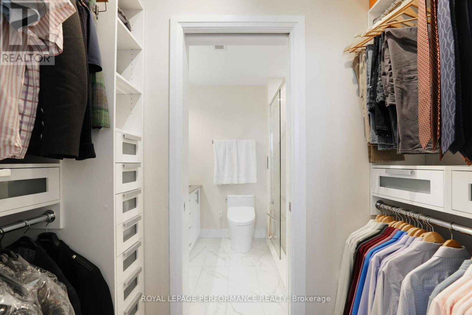 












907 - 1035 BANK STREET

,
Ottawa,




Ontario
K1S5K3

