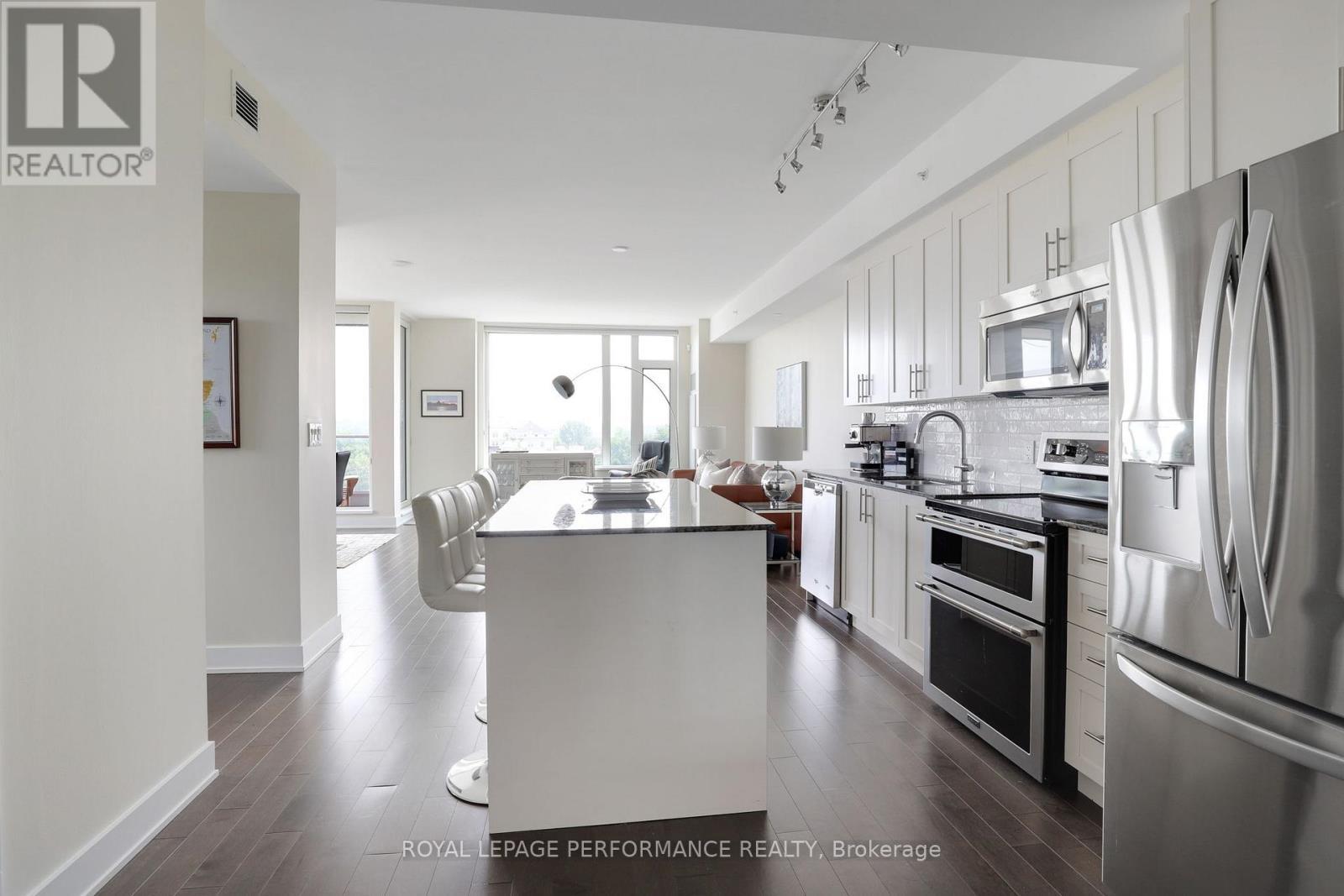 












907 - 1035 BANK STREET

,
Ottawa,




Ontario
K1S5K3

