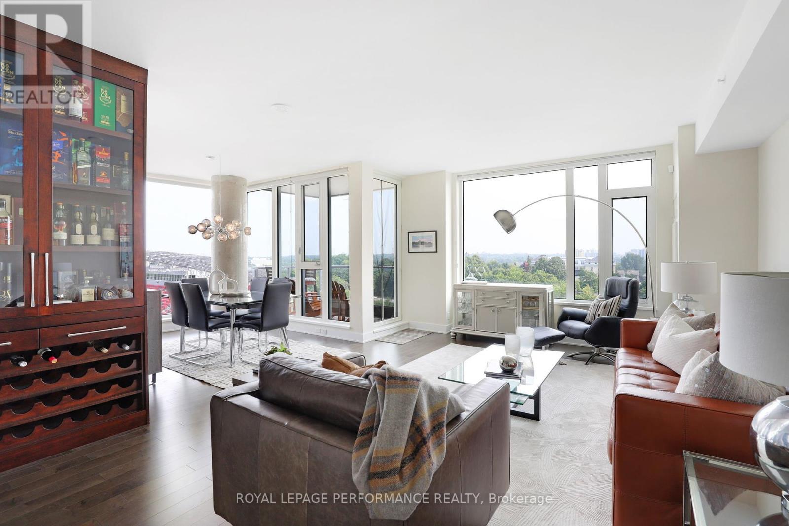 












907 - 1035 BANK STREET

,
Ottawa,




Ontario
K1S5K3

