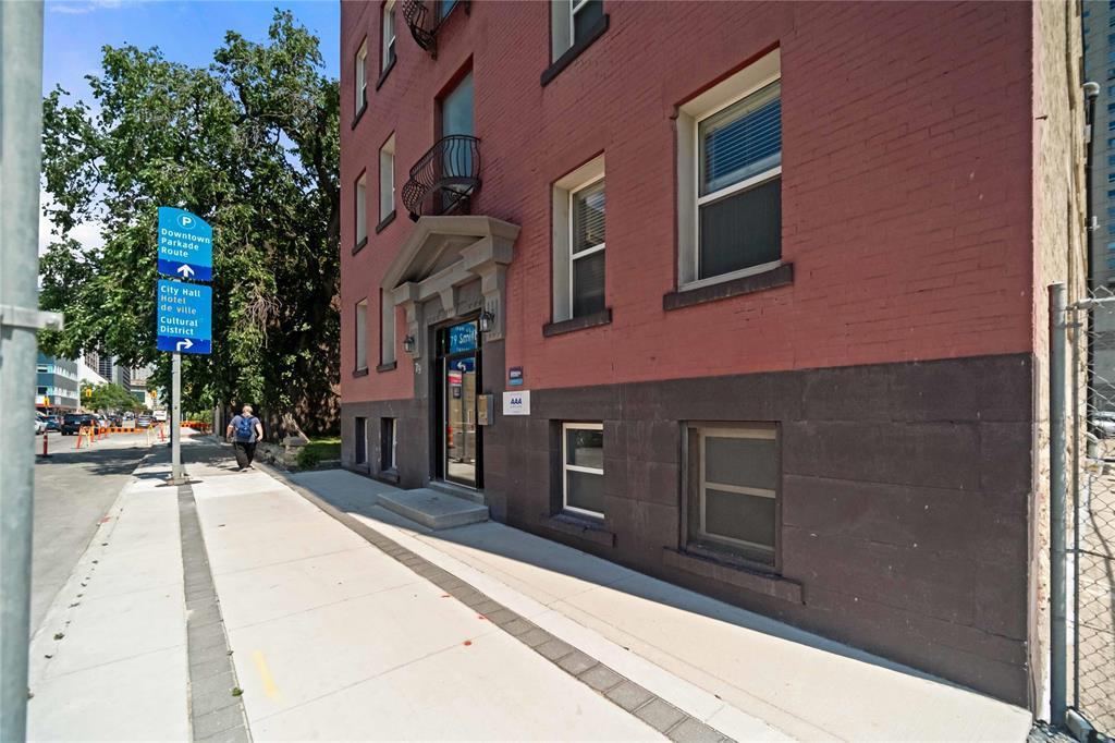 












2121 79 Smith Street

,
Winnipeg,




Manitoba
R3C1J4

