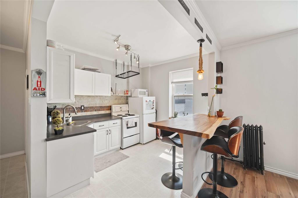 












2121 79 Smith Street

,
Winnipeg,




Manitoba
R3C1J4

