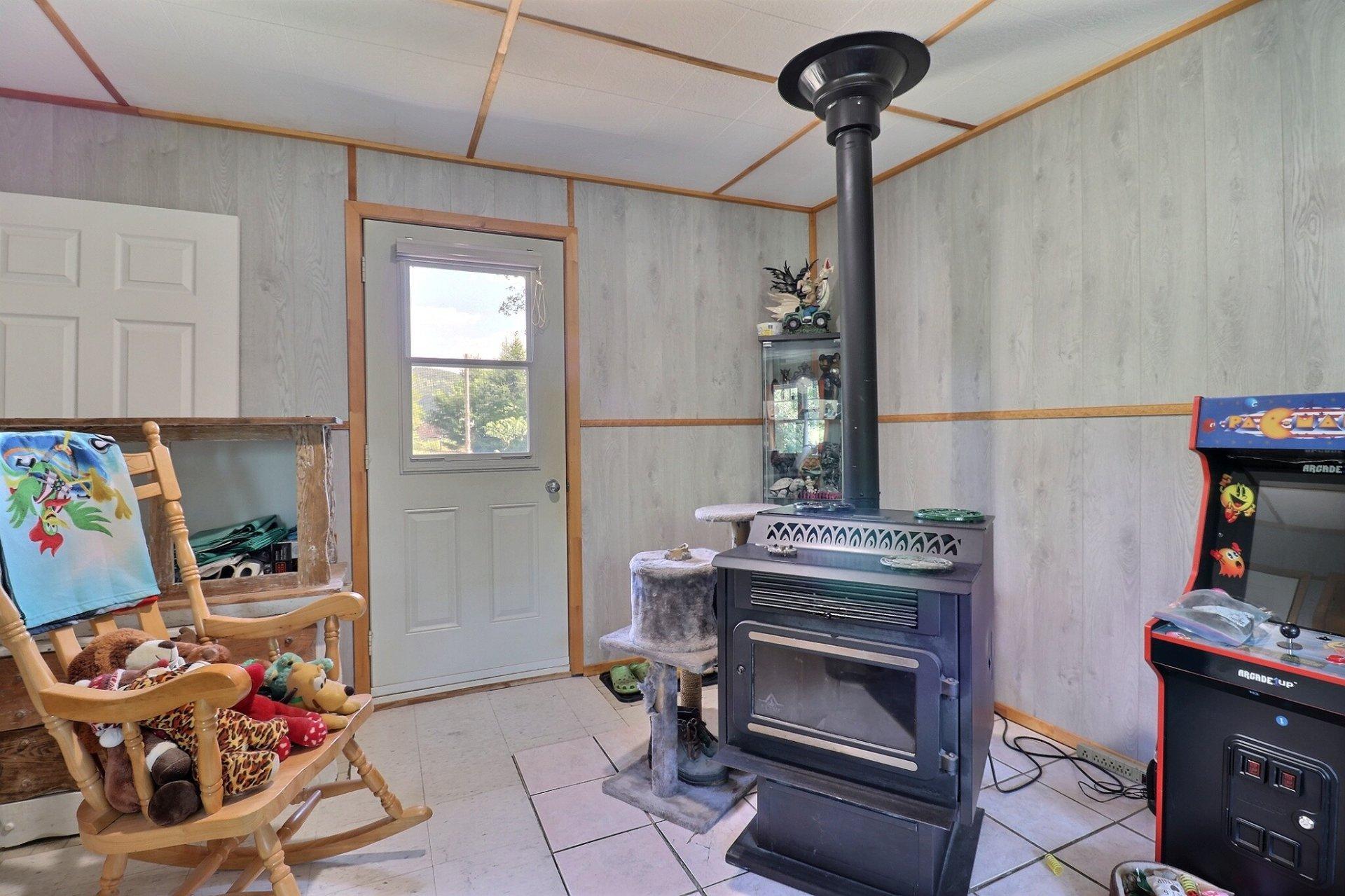 









136


Ch. Ducharme

,
Val-des-Bois,




QC
J0X3C0

