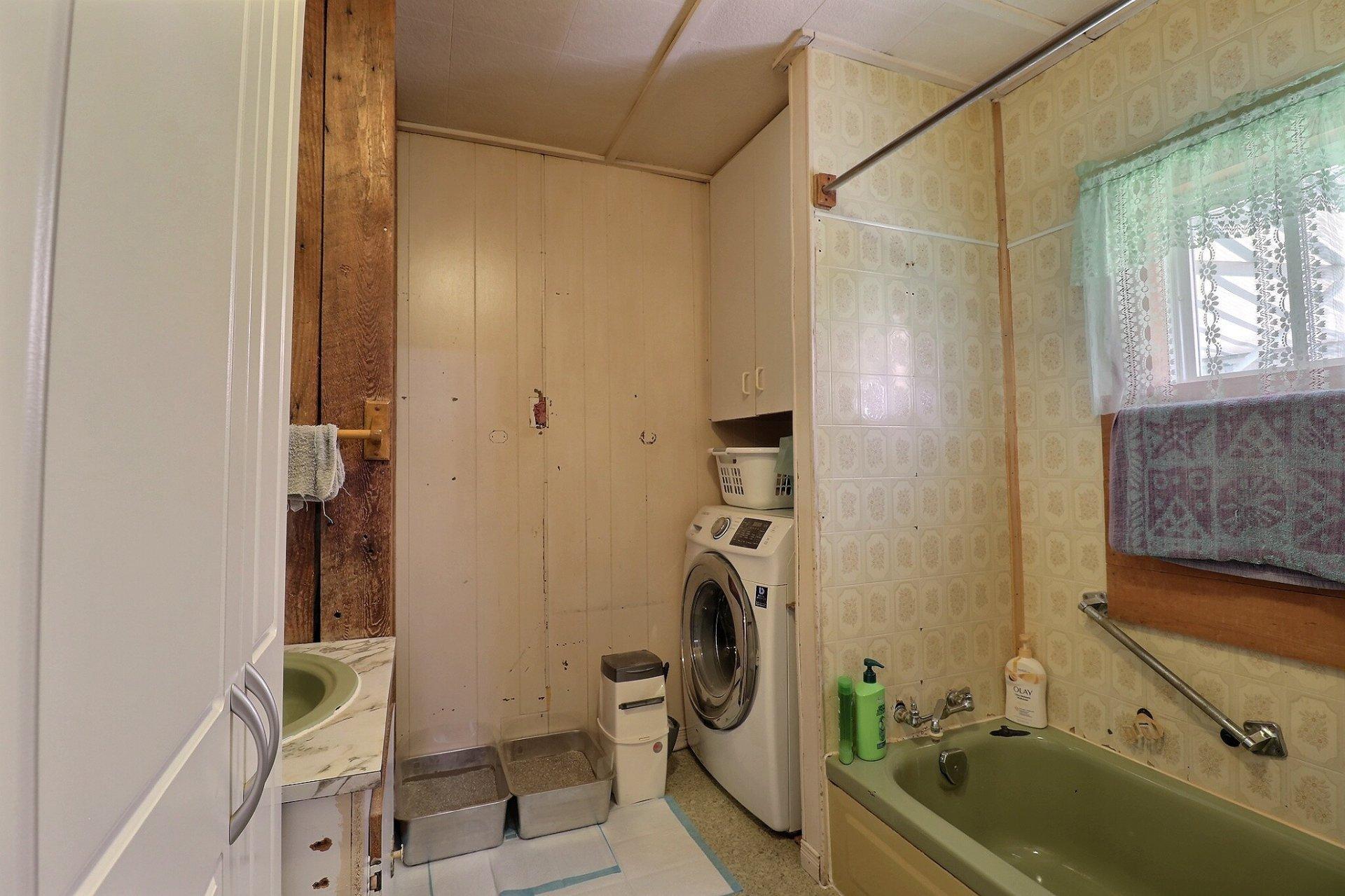 









136


Ch. Ducharme

,
Val-des-Bois,




QC
J0X3C0

