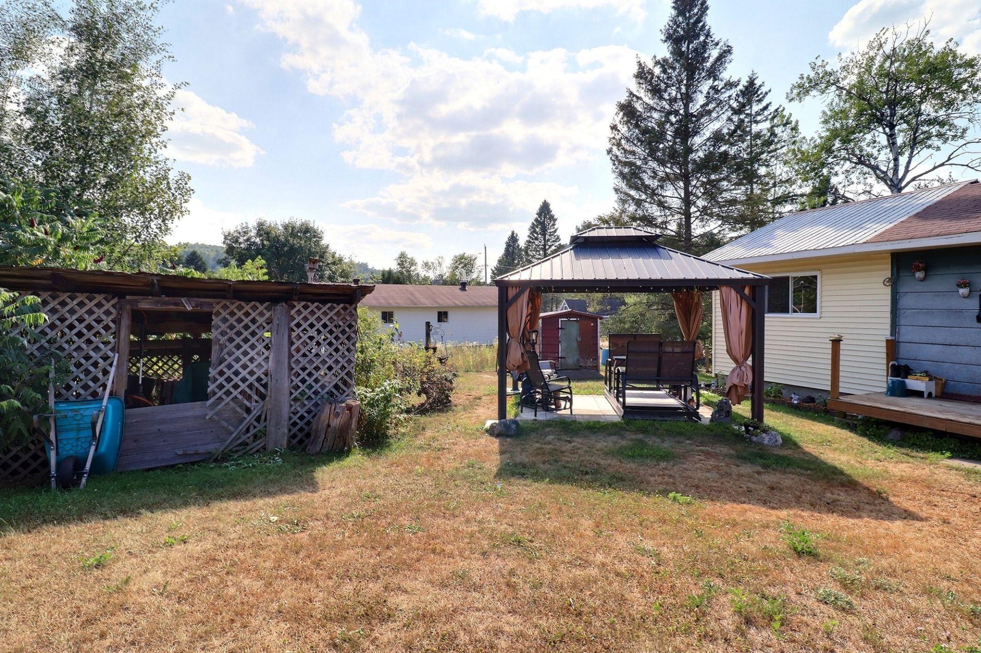 









136


Ch. Ducharme

,
Val-des-Bois,




QC
J0X3C0


