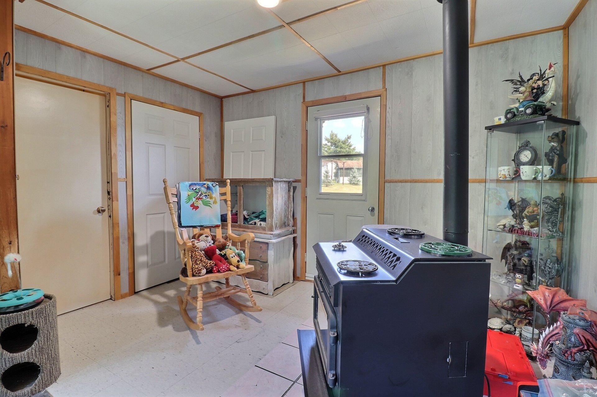 









136


Ch. Ducharme

,
Val-des-Bois,




QC
J0X3C0

