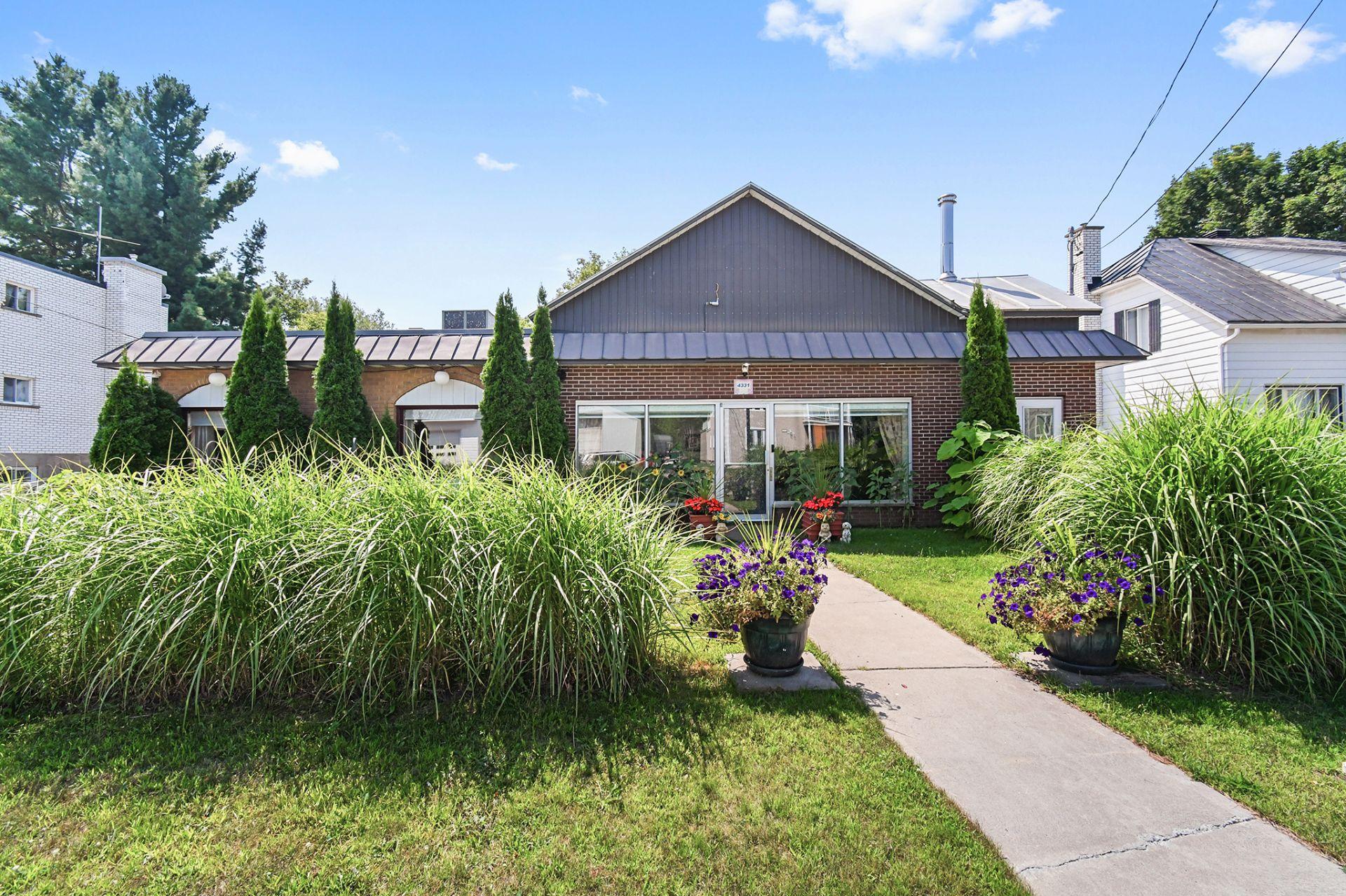 









4331


Rue Dufresne

,
Saint-Félix-de-Valois,




QC
J0K2M0

