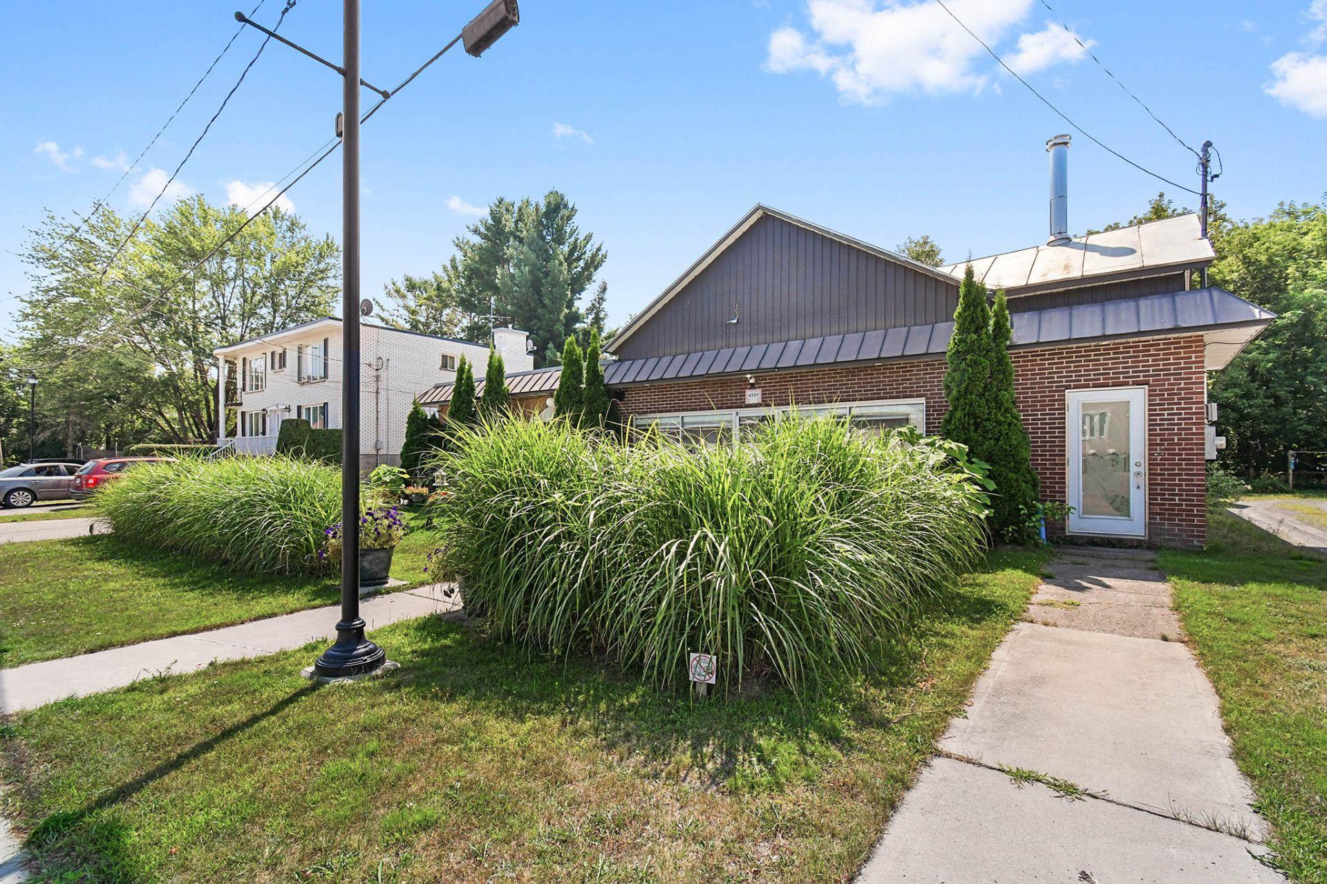 









4331


Rue Dufresne

,
Saint-Félix-de-Valois,




QC
J0K2M0

