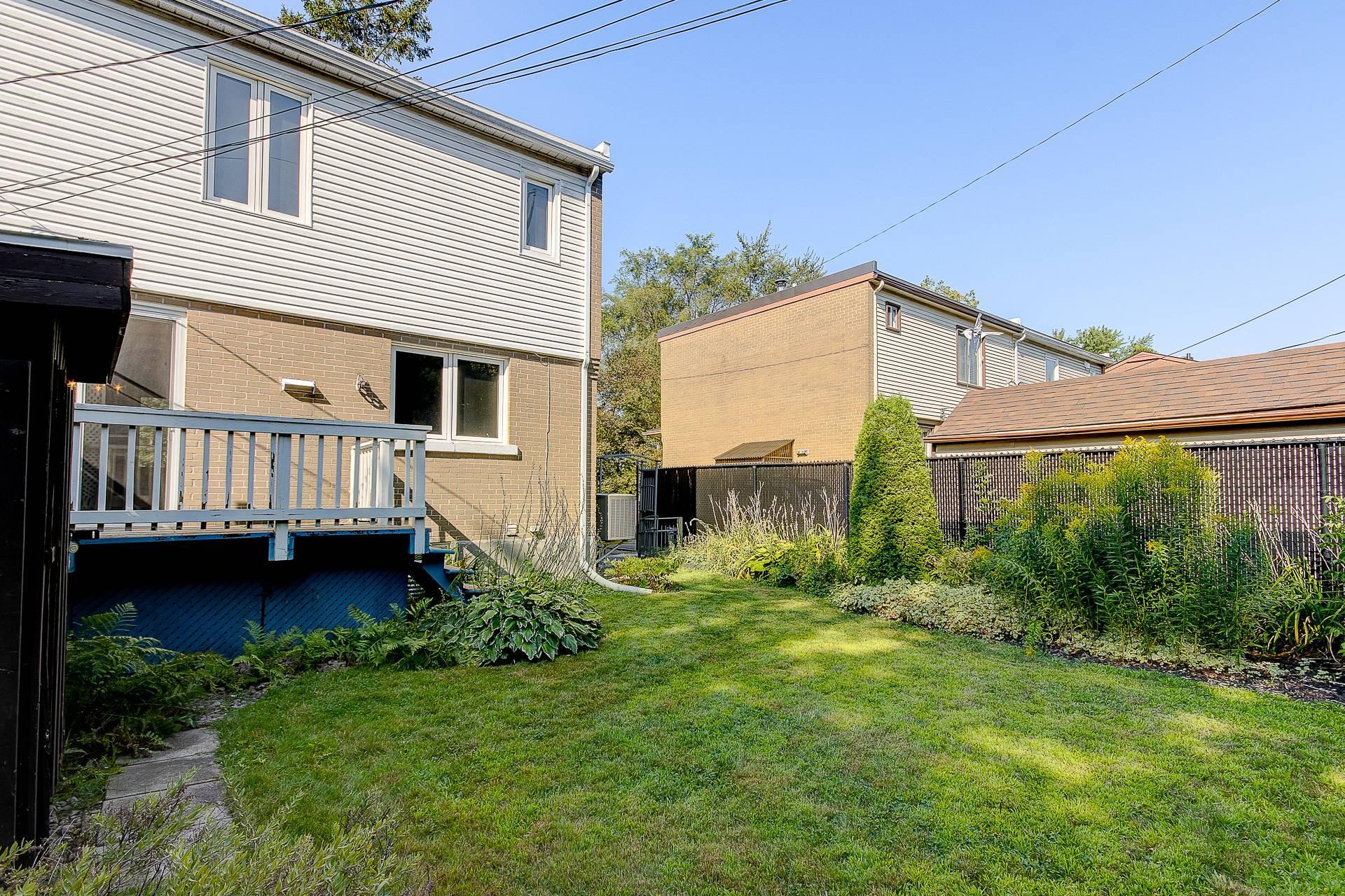 









1320


Rue Palardy

,
Saint-Bruno-de-Montarville,




QC
J3V3P3


