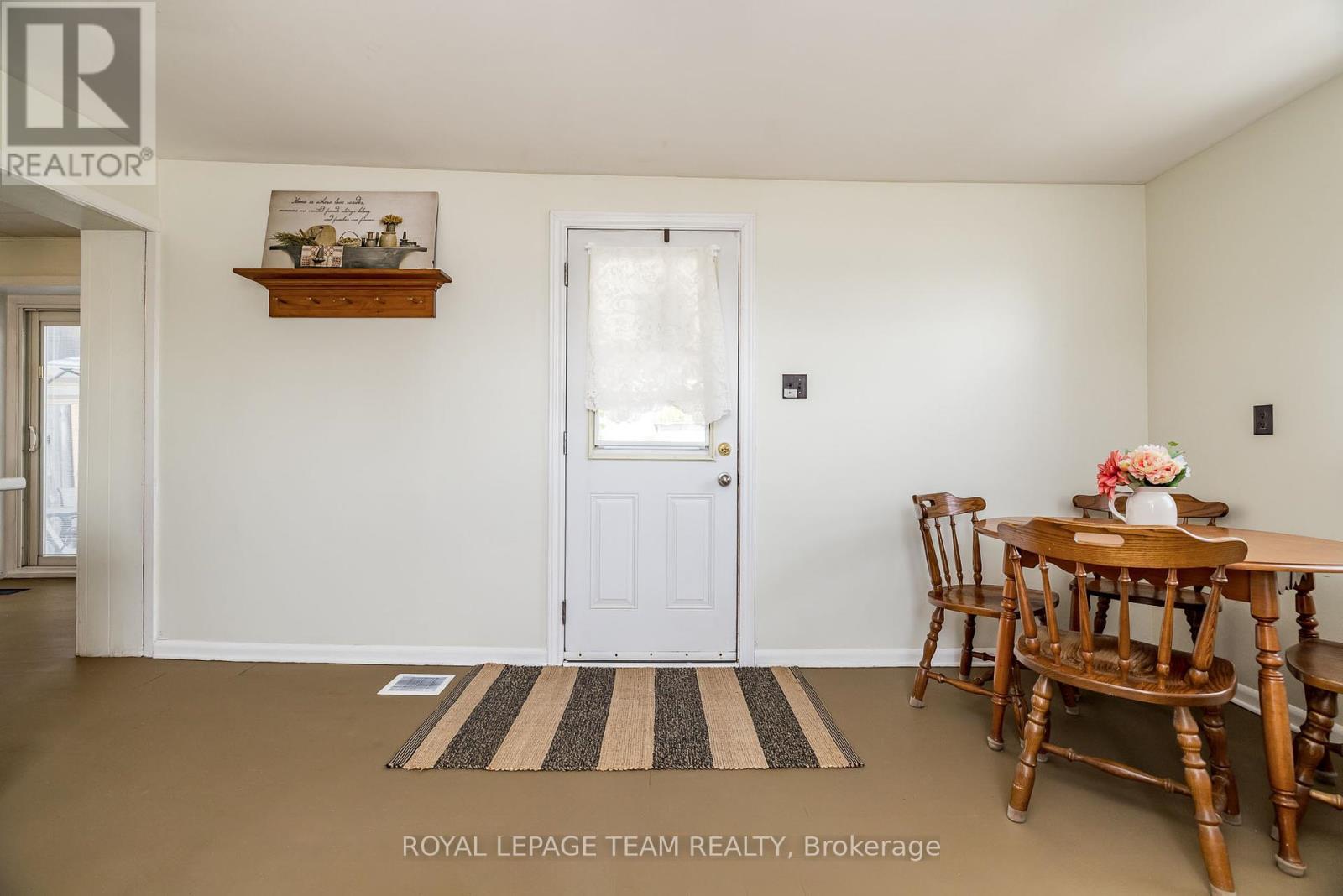 












2106 DUNROBIN ROAD

,
Ottawa,




Ontario
K0A1T0

