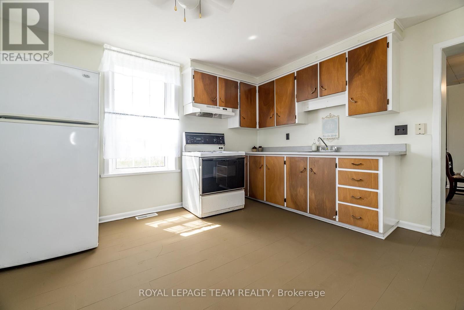 












2106 DUNROBIN ROAD

,
Ottawa,




Ontario
K0A1T0

