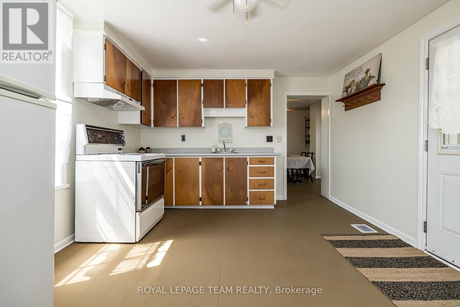 












2106 DUNROBIN ROAD

,
Ottawa,




Ontario
K0A1T0


