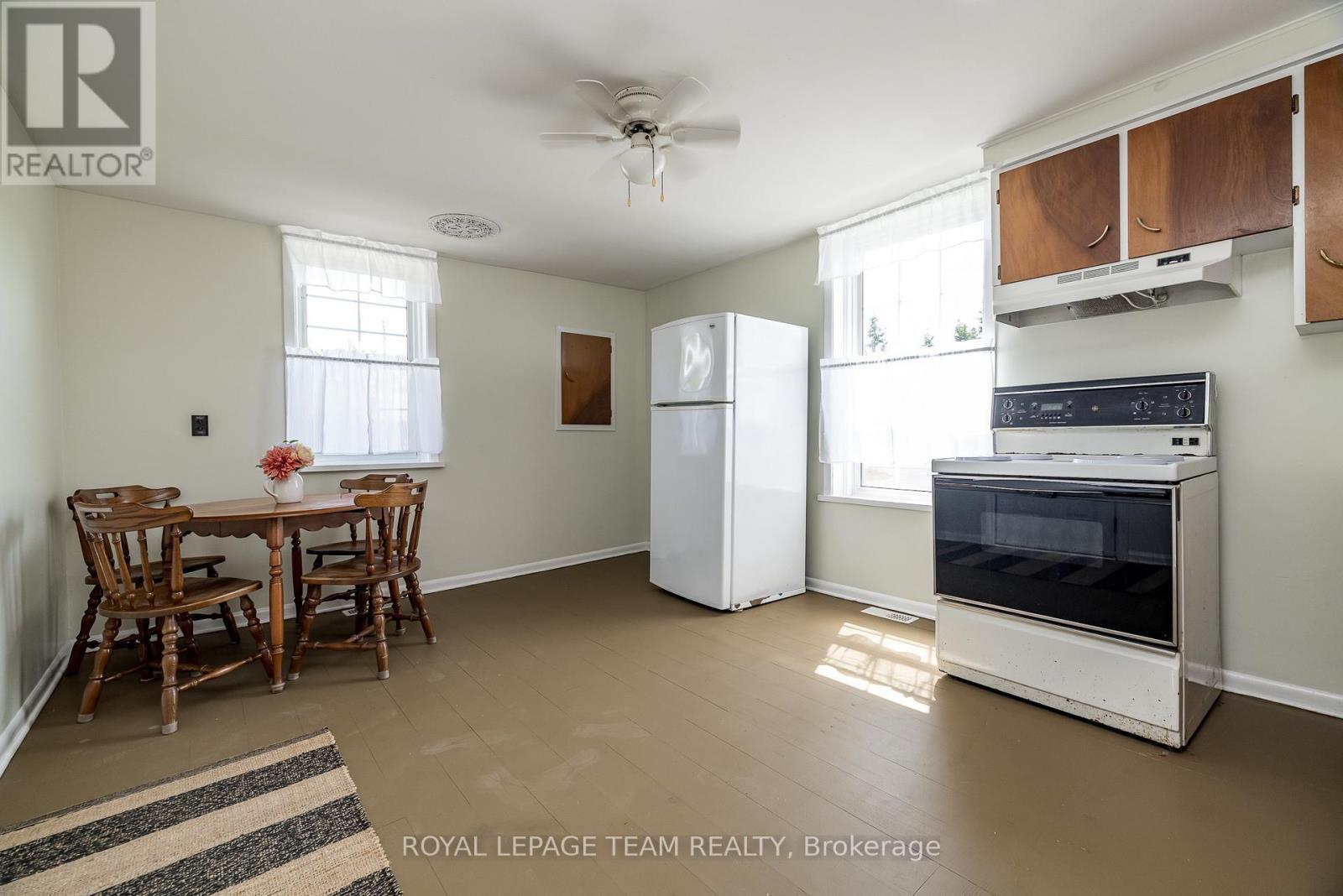 












2106 DUNROBIN ROAD

,
Ottawa,




Ontario
K0A1T0

