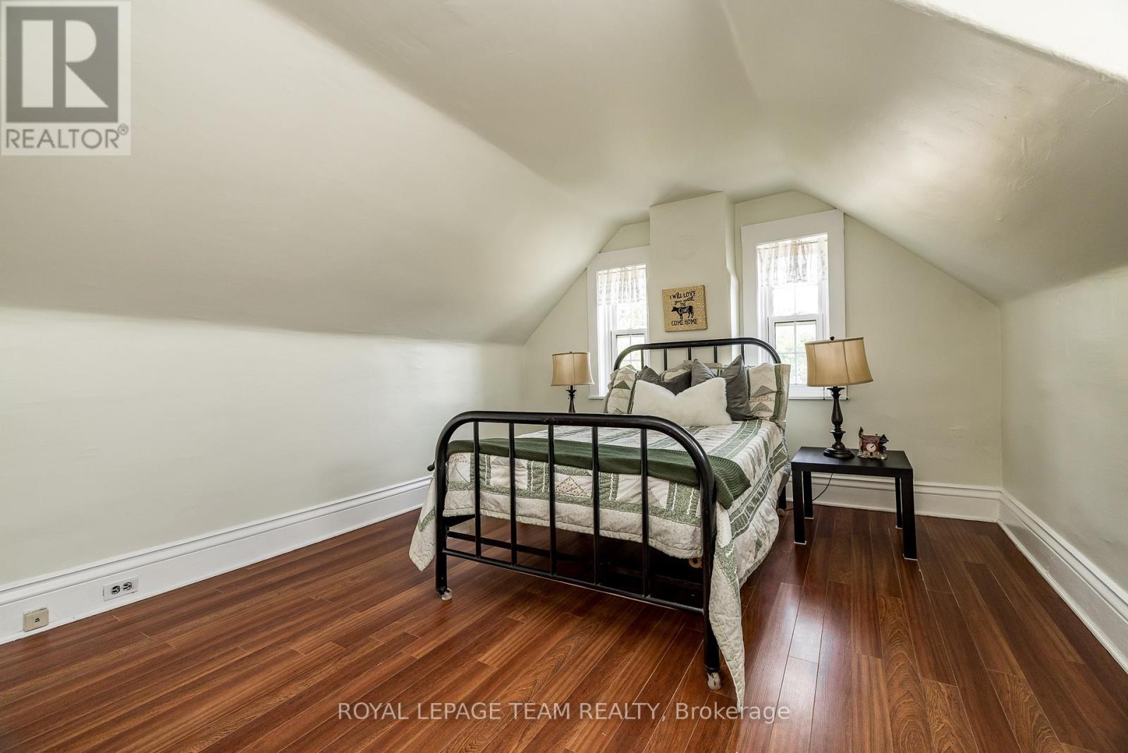 












2106 DUNROBIN ROAD

,
Ottawa,




Ontario
K0A1T0

