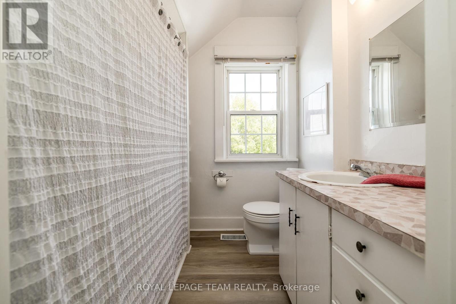 












2106 DUNROBIN ROAD

,
Ottawa,




Ontario
K0A1T0

