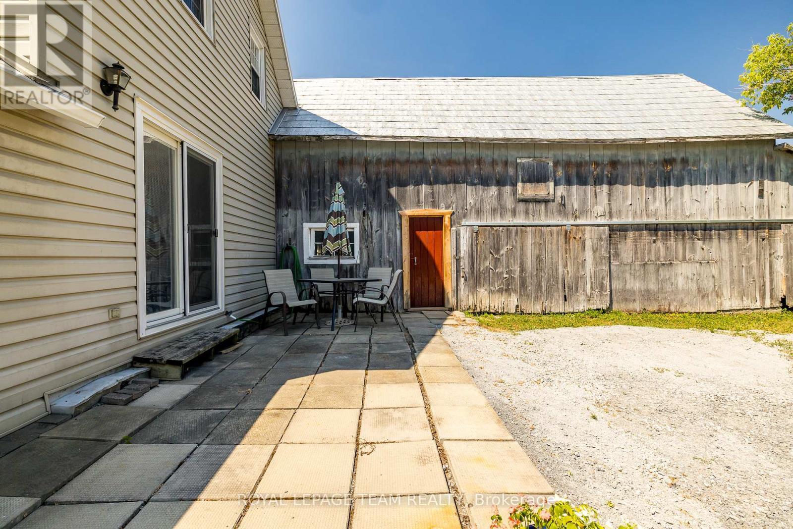












2106 DUNROBIN ROAD

,
Ottawa,




Ontario
K0A1T0

