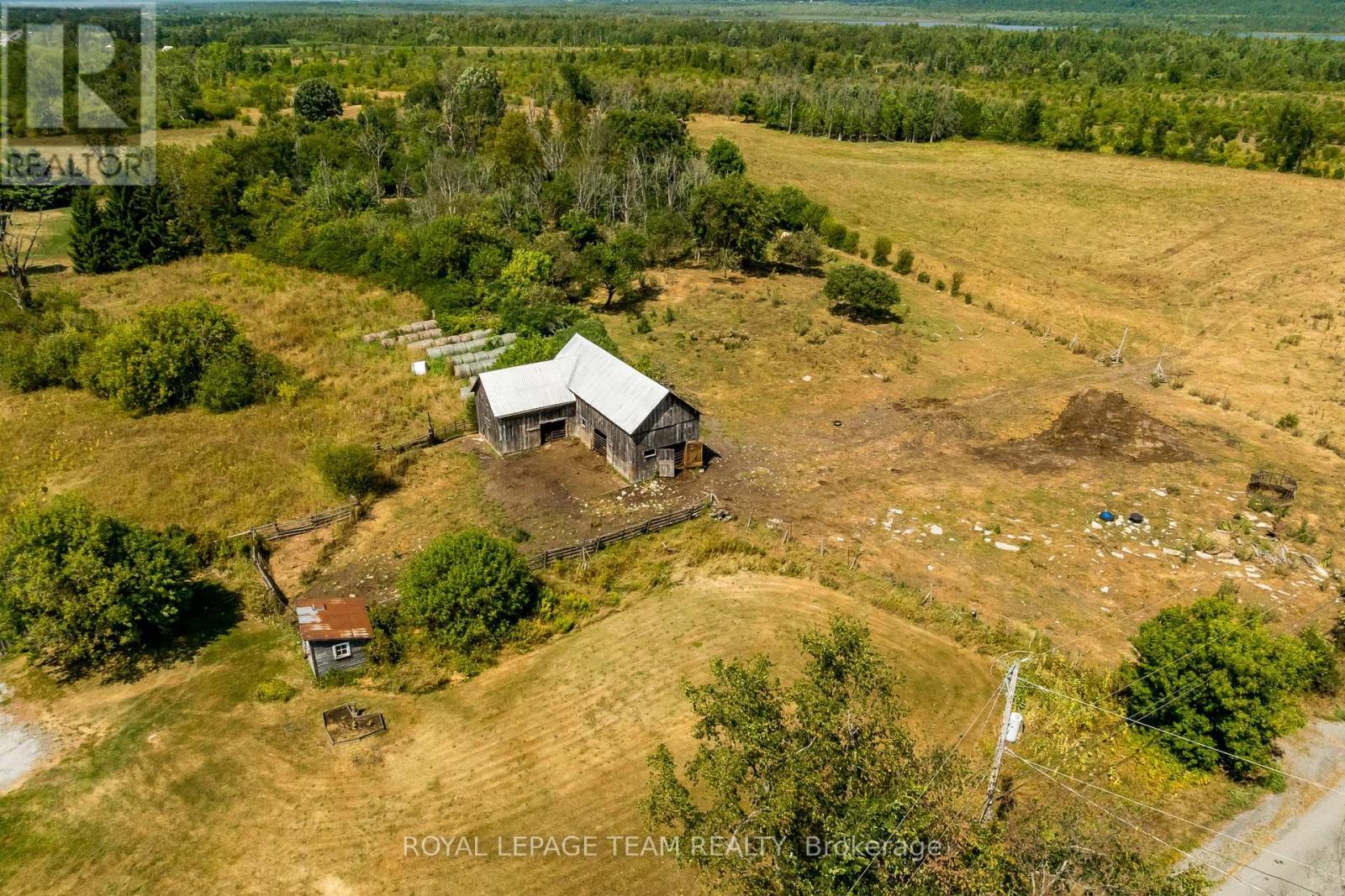 












2106 DUNROBIN ROAD

,
Ottawa,




Ontario
K0A1T0

